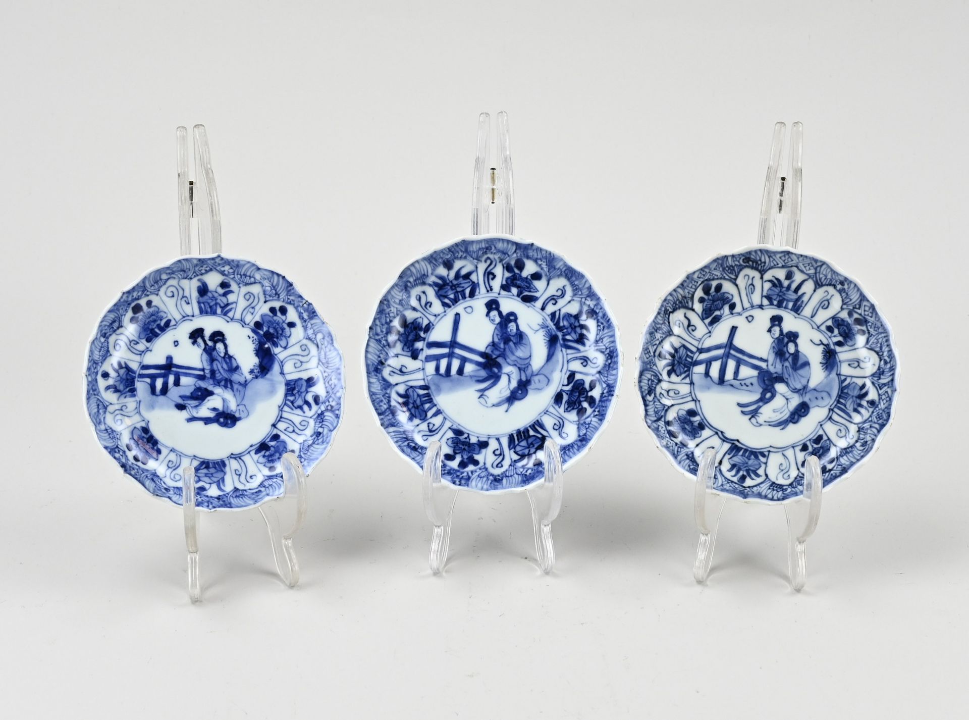 3x Kang Xi dish Ø 11.2 cm.