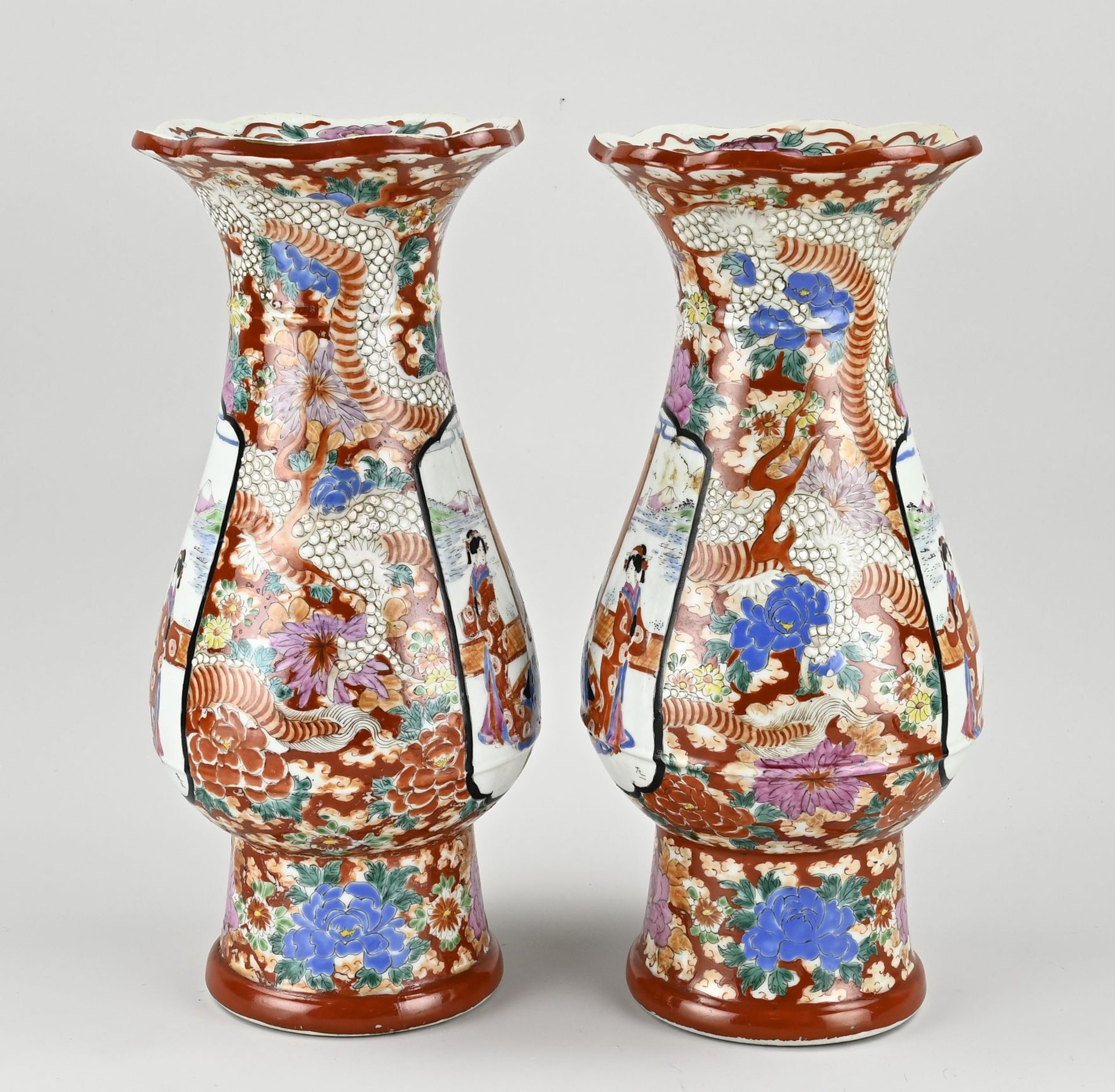 Two Japanese vases, H 37 cm. - Bild 2 aus 3