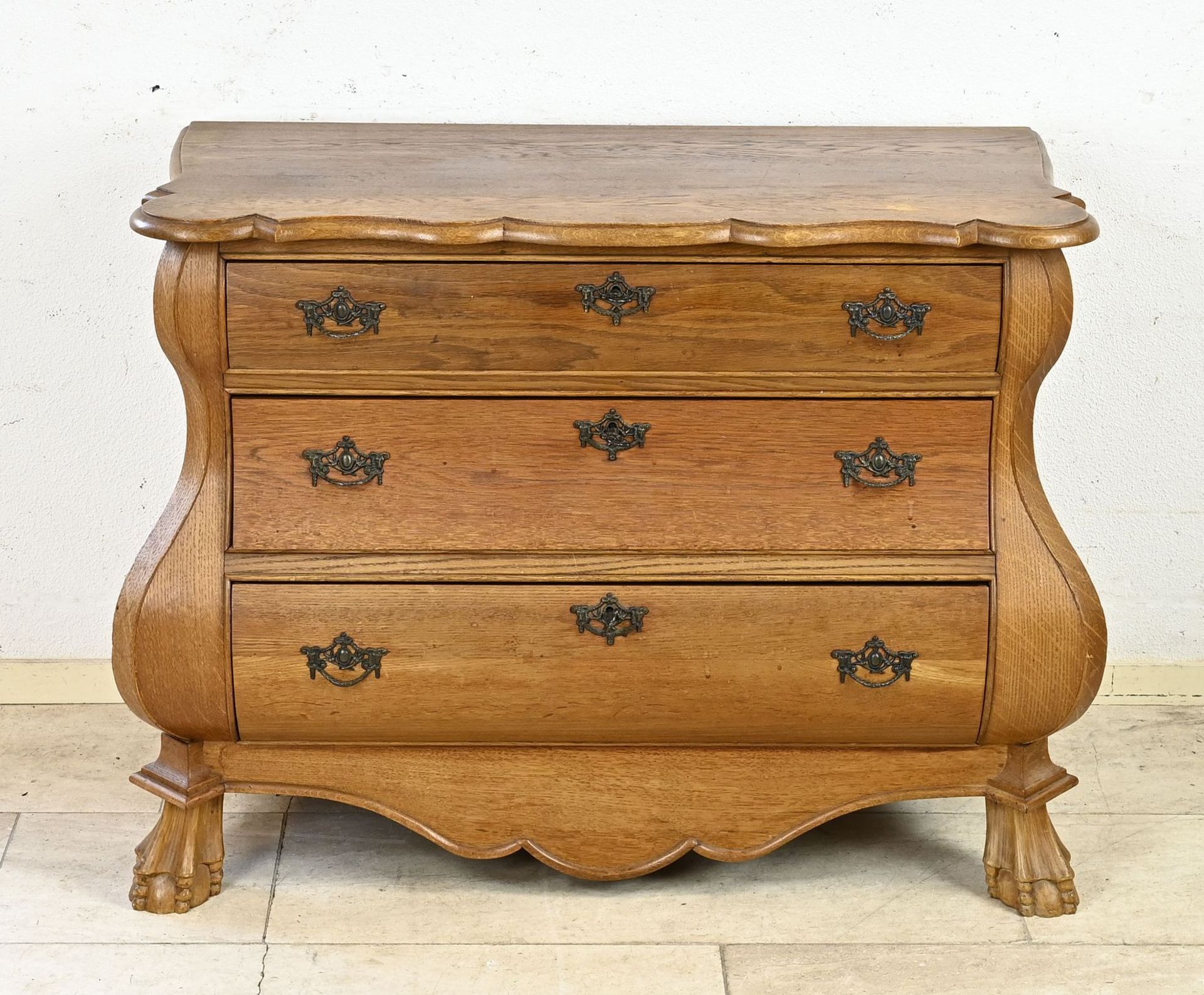 Oak curved chest of drawers