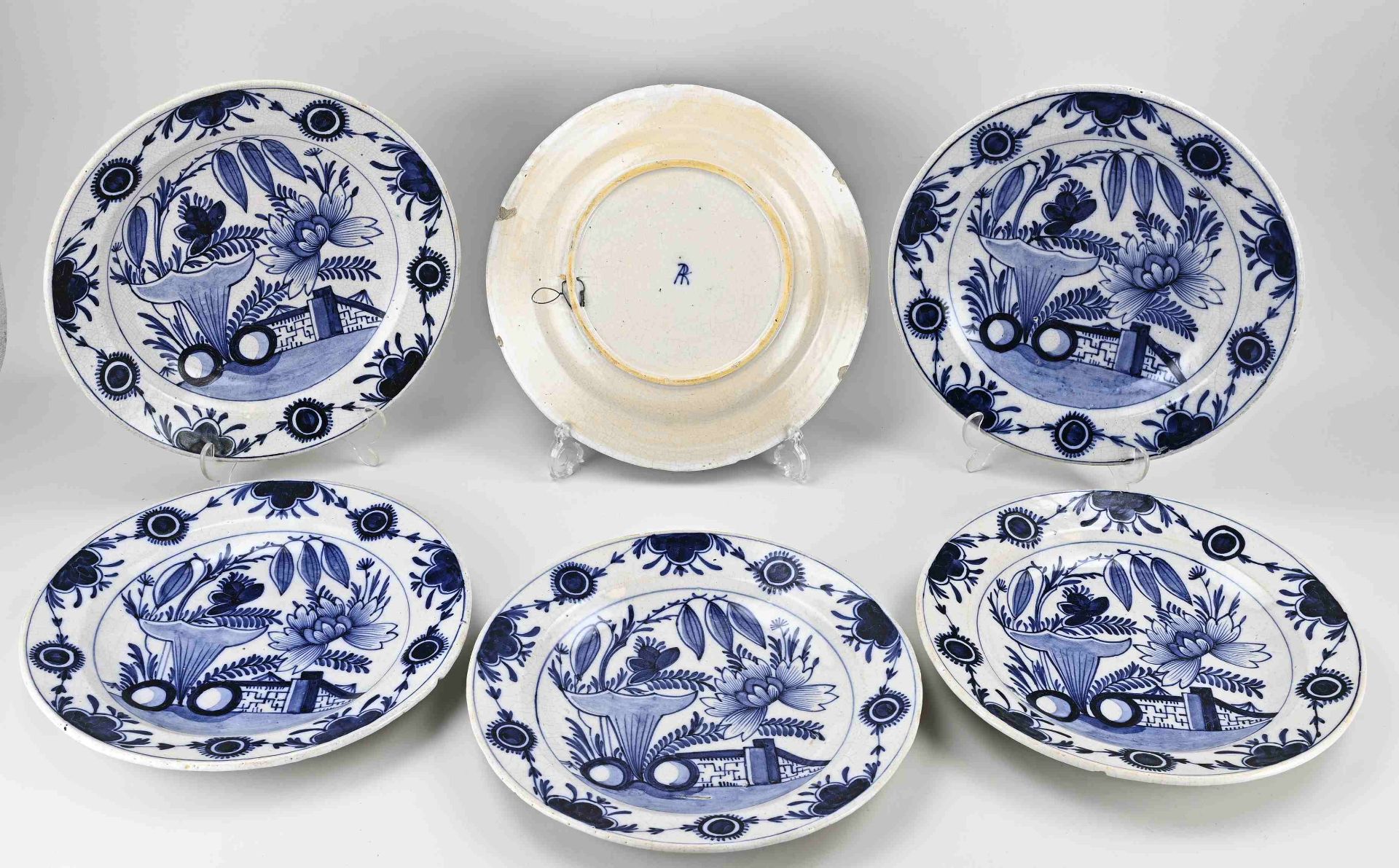 6x Large Delft dishes Ø 33 cm.