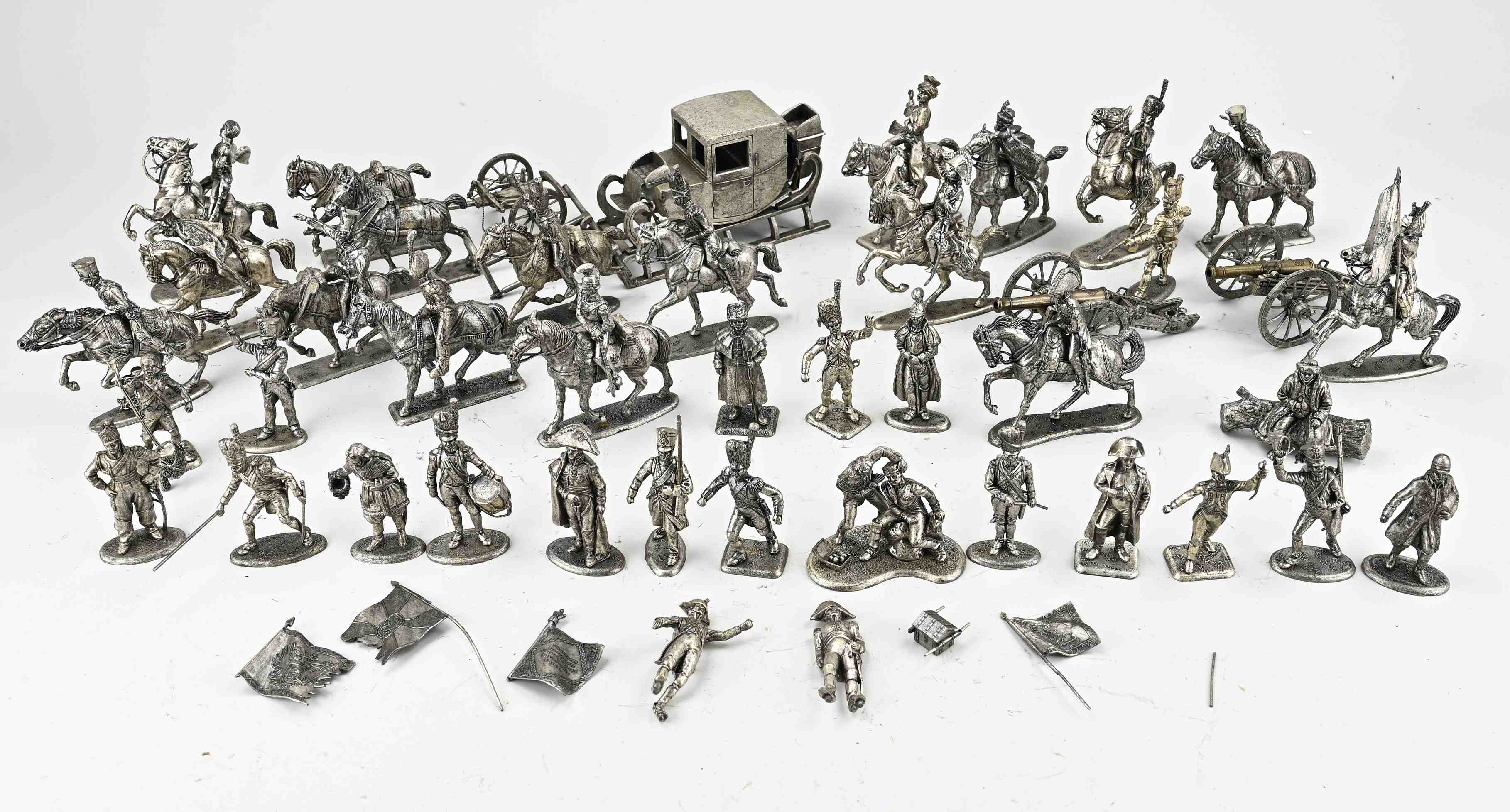 Lot of tin soldiers