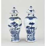 Two 2x Chinese vases, H 25 cm.