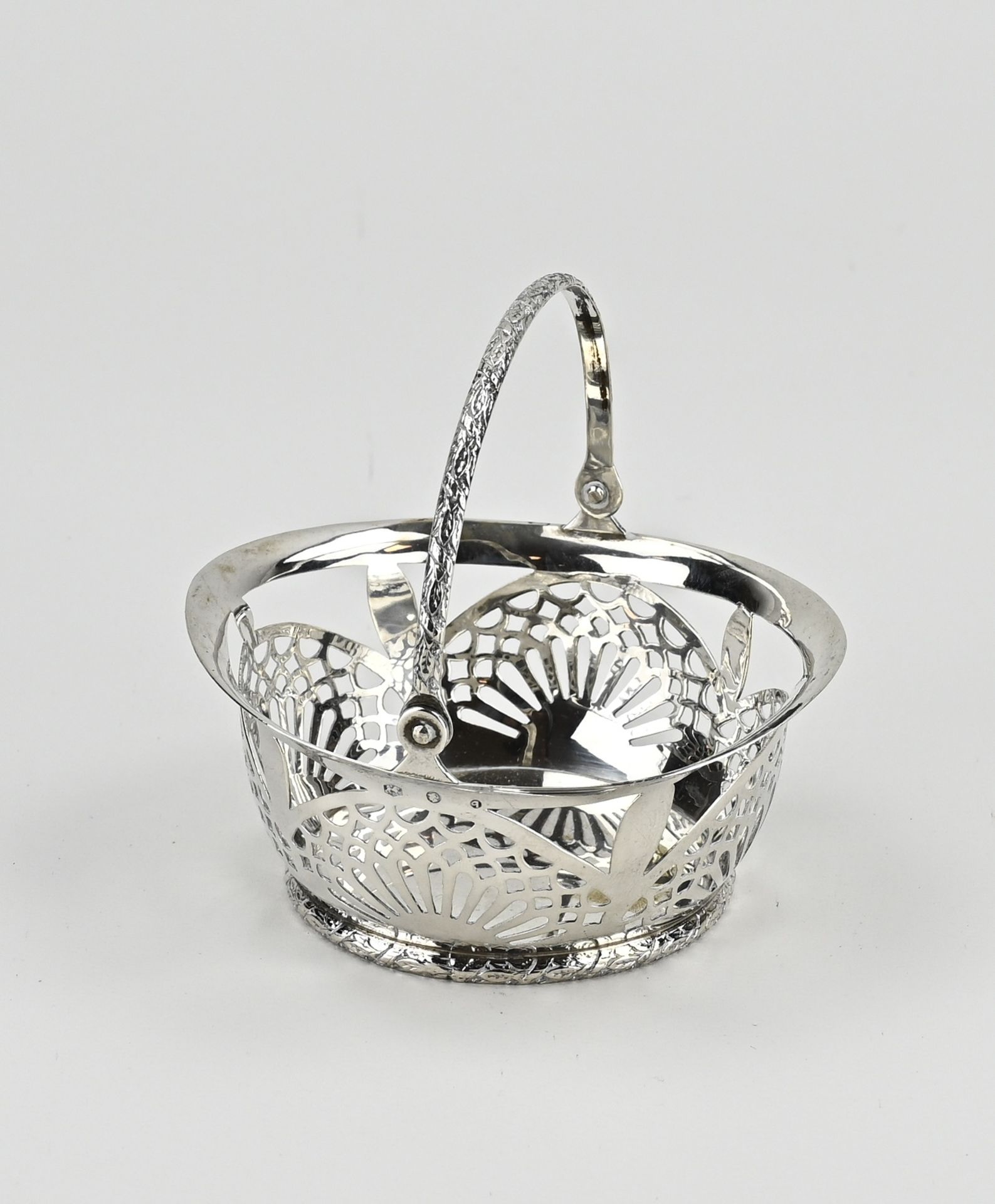 Silver tangle basket