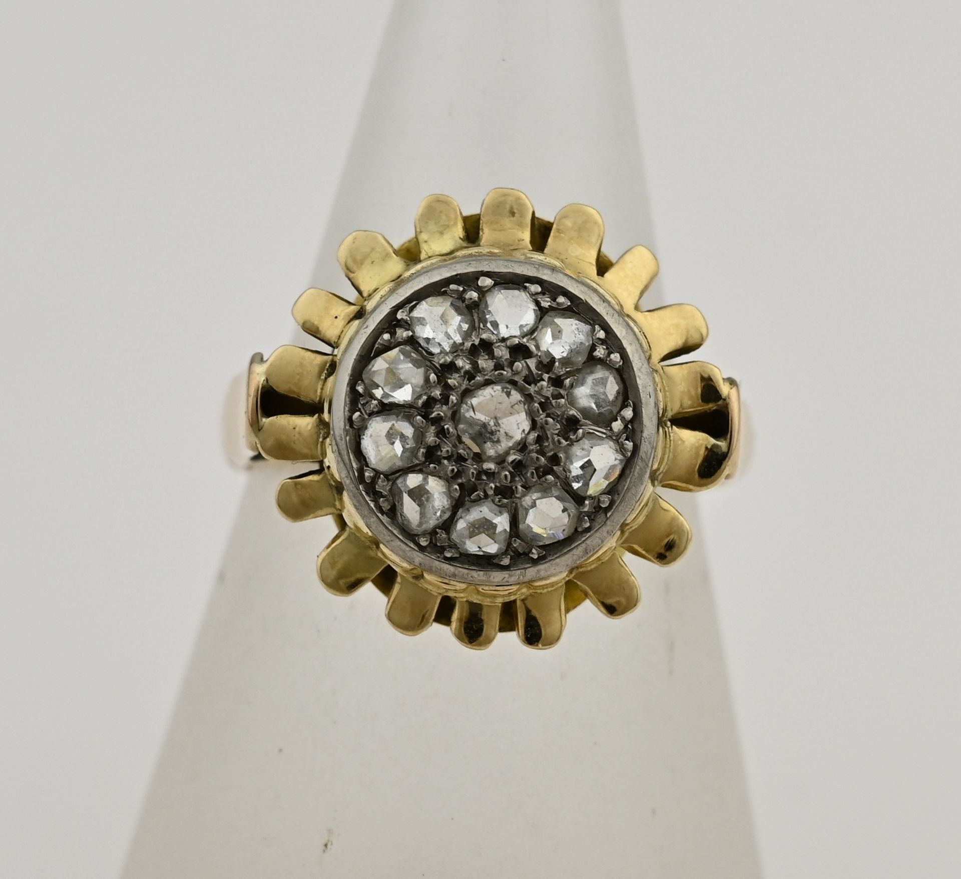 Gold ring with diamond