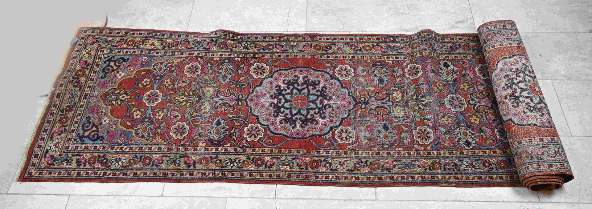 Antique Persian Herez runner, 360 x 86 cm.