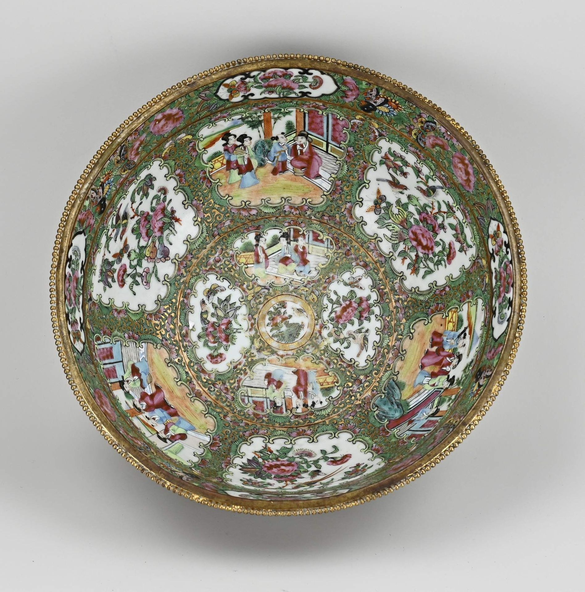 Chinese Canton bowl Ø 27 cm. - Image 2 of 3