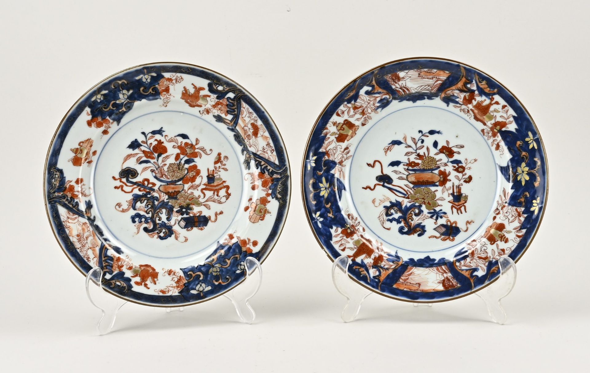 2 Chinese plates Ø 23 cm.