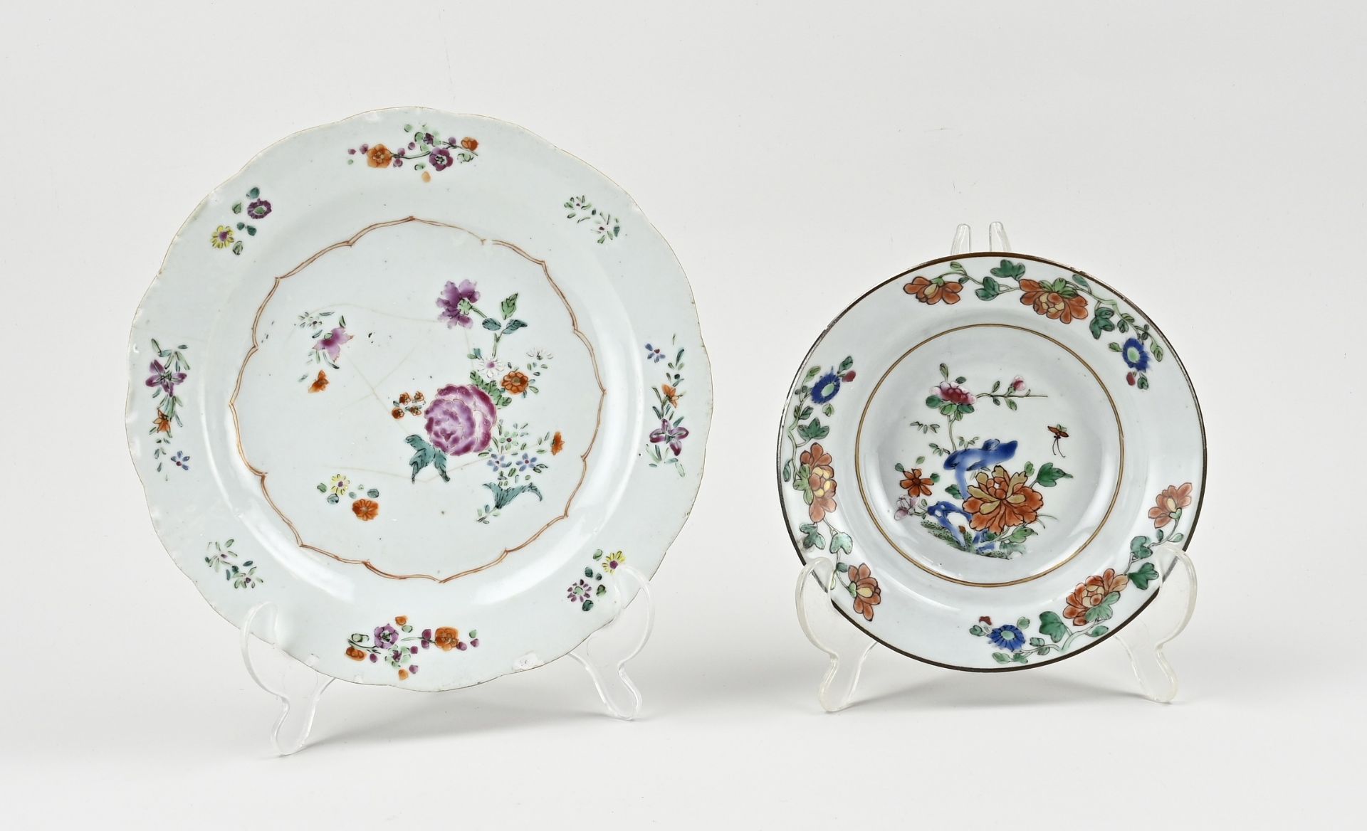 2 x 18th century Chinese plates Ø 22.5 cm.