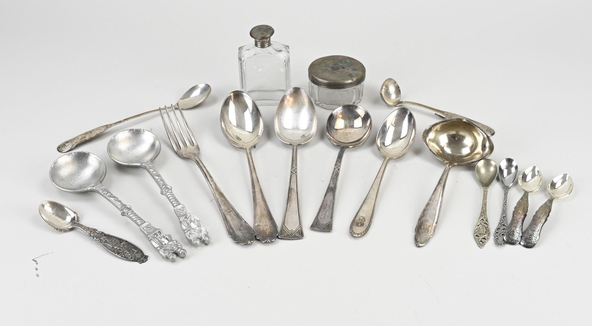 Lot spoons and toilet set