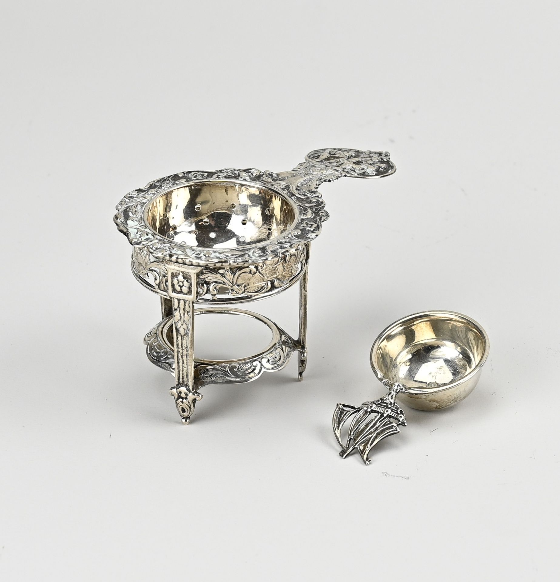 Special silver tea strainer with holder and drip tray