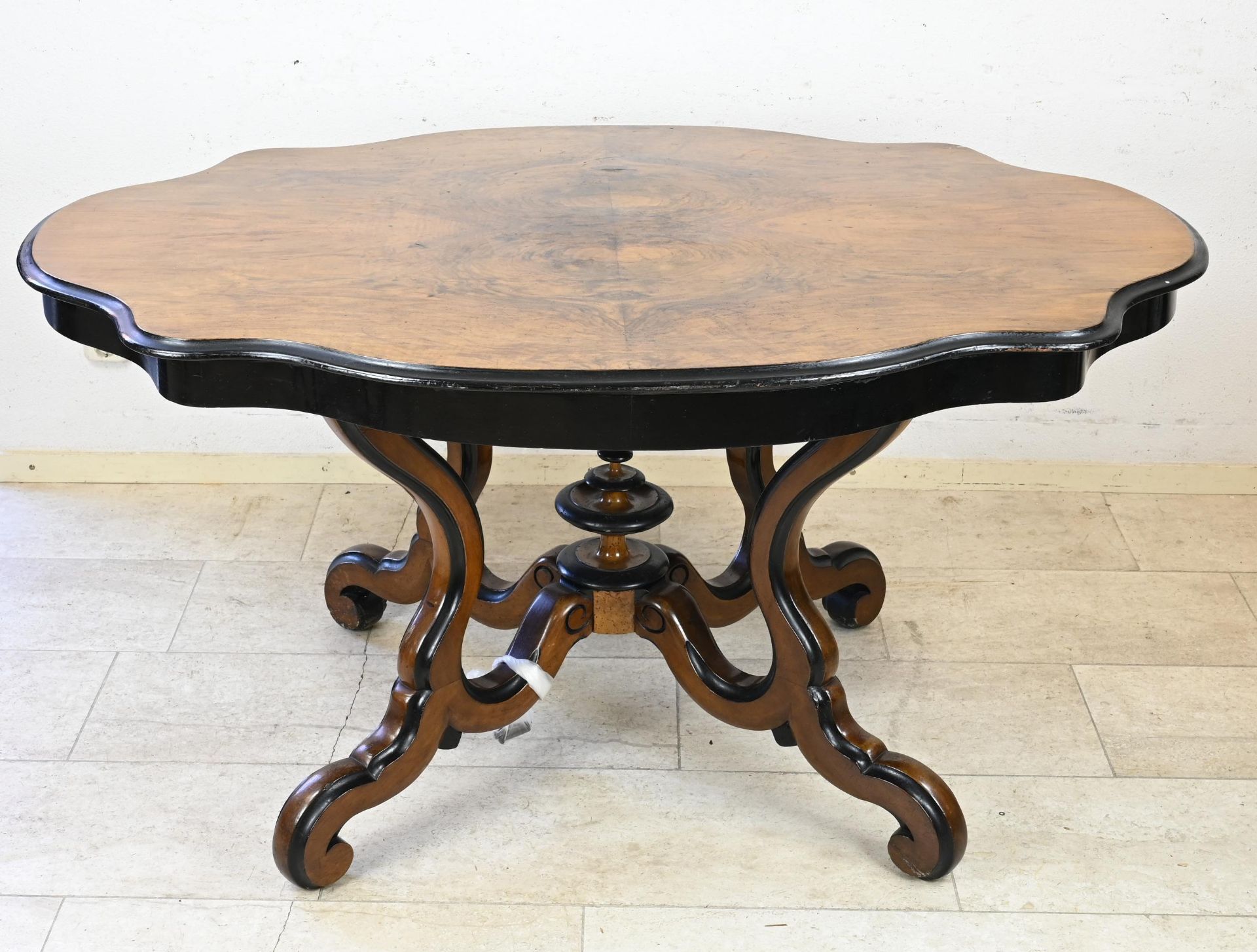 William III dining table