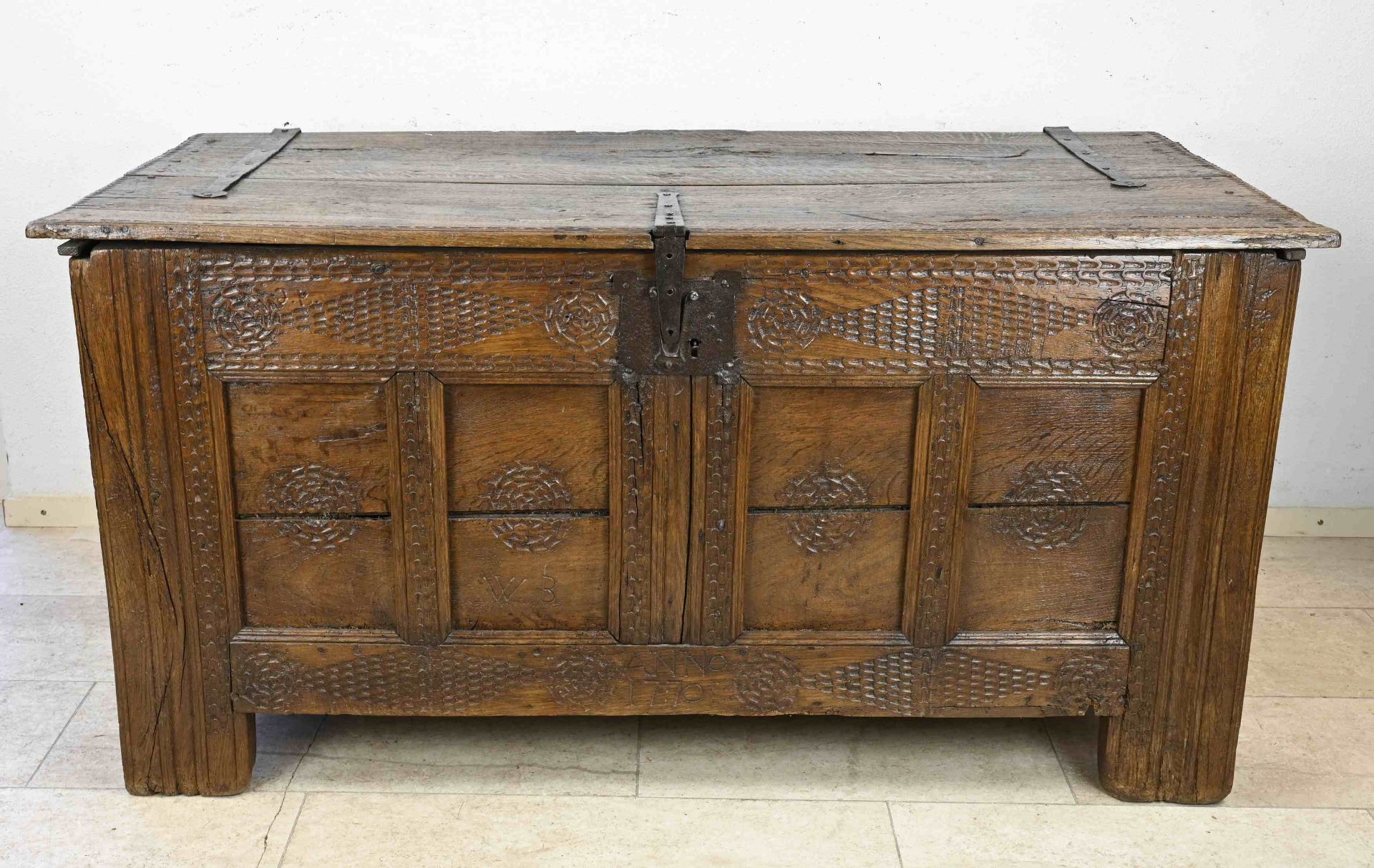 Oak blanket box