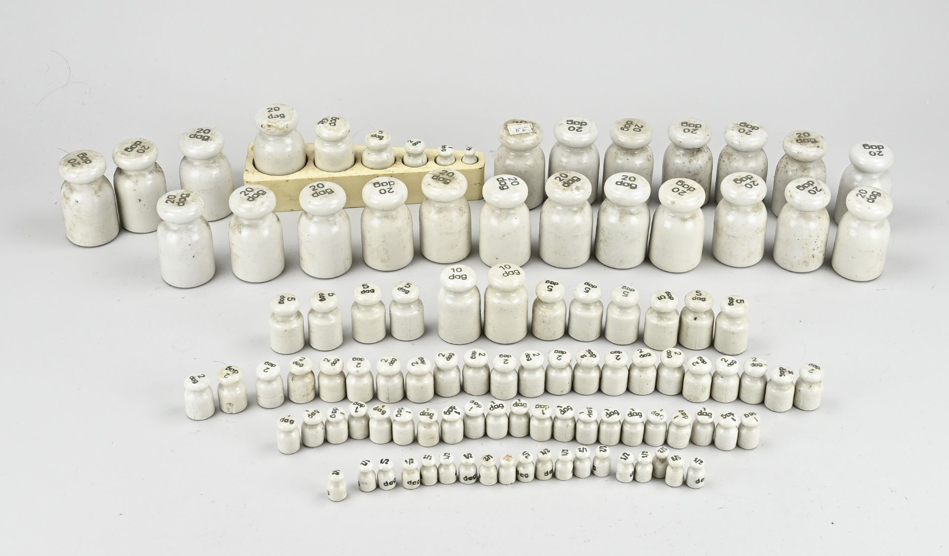 Lot of porcelain weights
