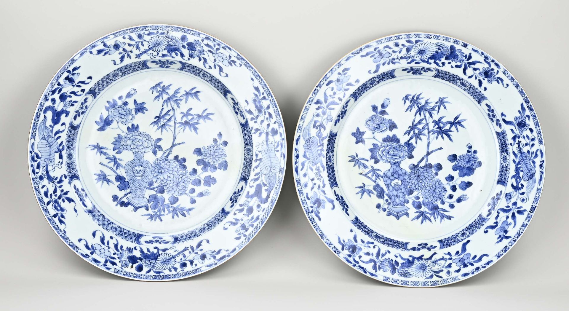 2x Chinese dish Ø 42 cm.