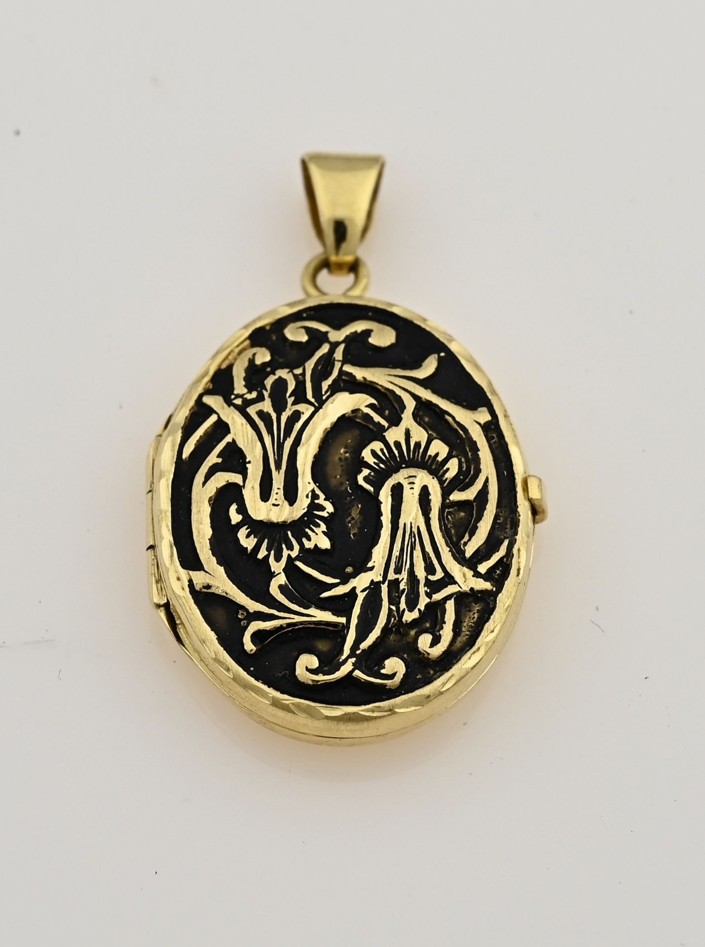 Gold medallion pendant