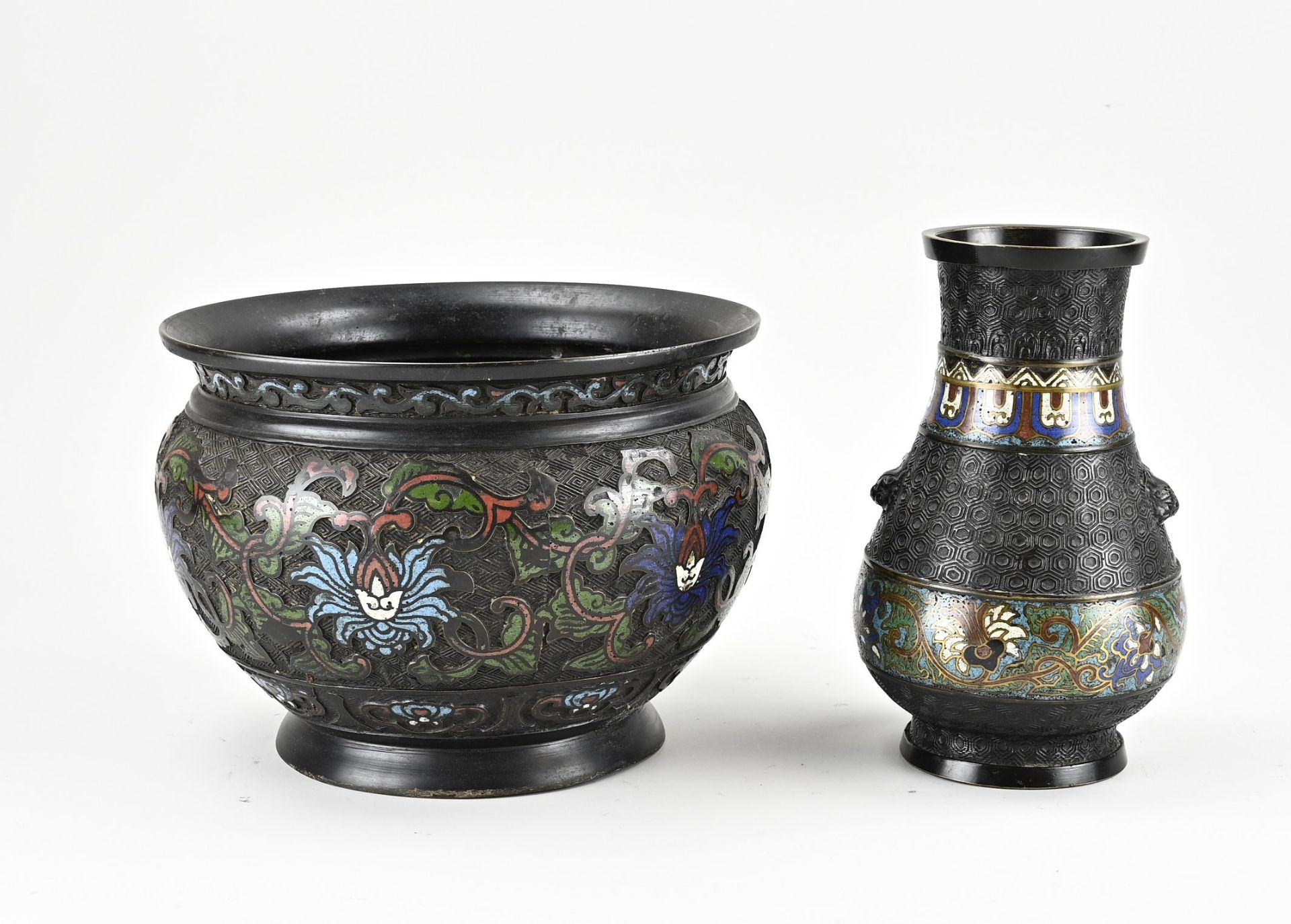 2x Japanese cloisonné vases