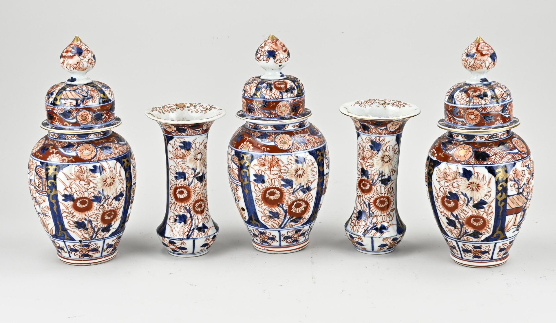 Five-piece Japanese Imari cabinet set - Image 2 of 3