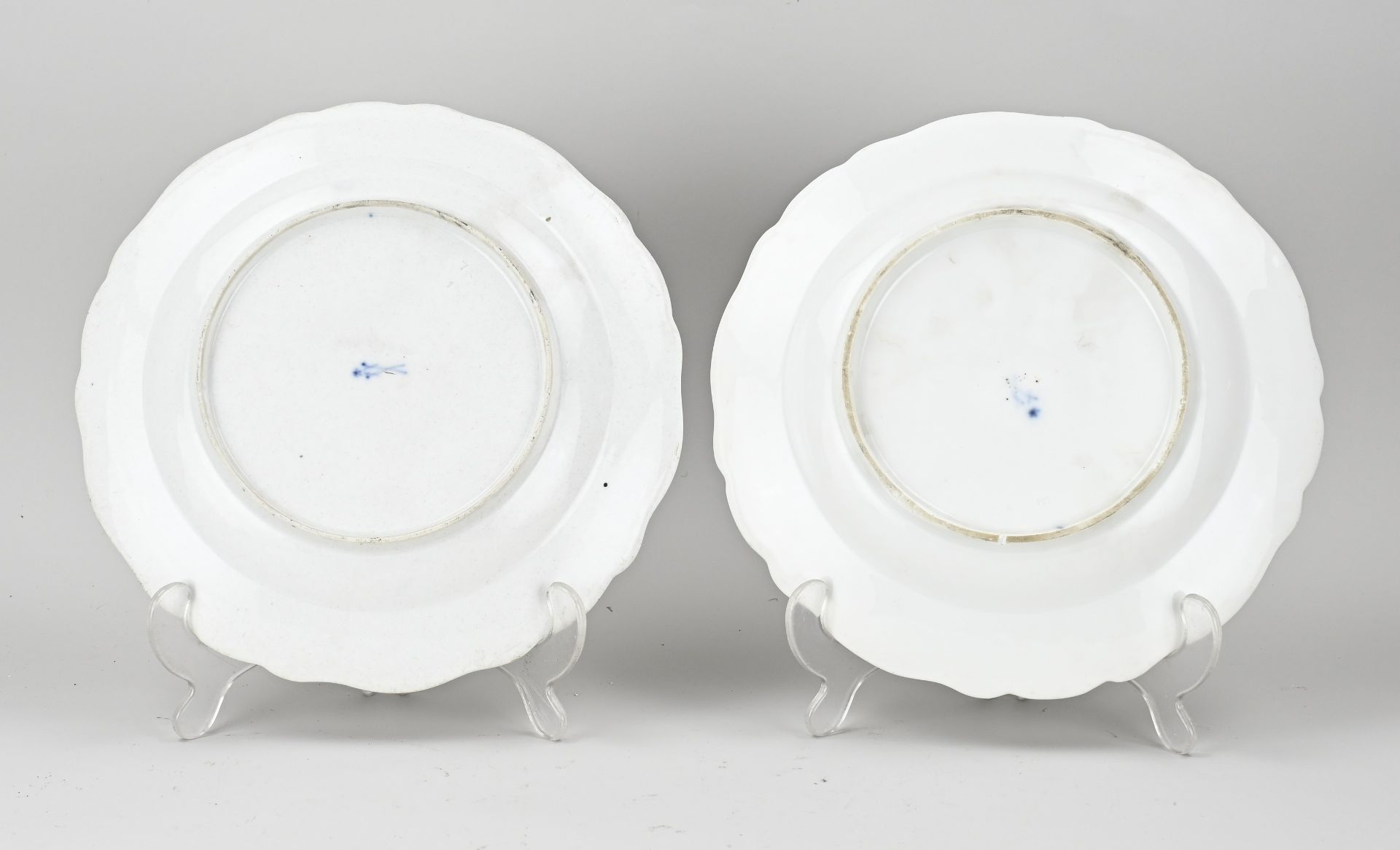 Two Meissen plates Ø 24.3 cm. - Bild 2 aus 2