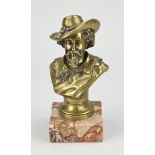 Bronze bust, nobleman with hat