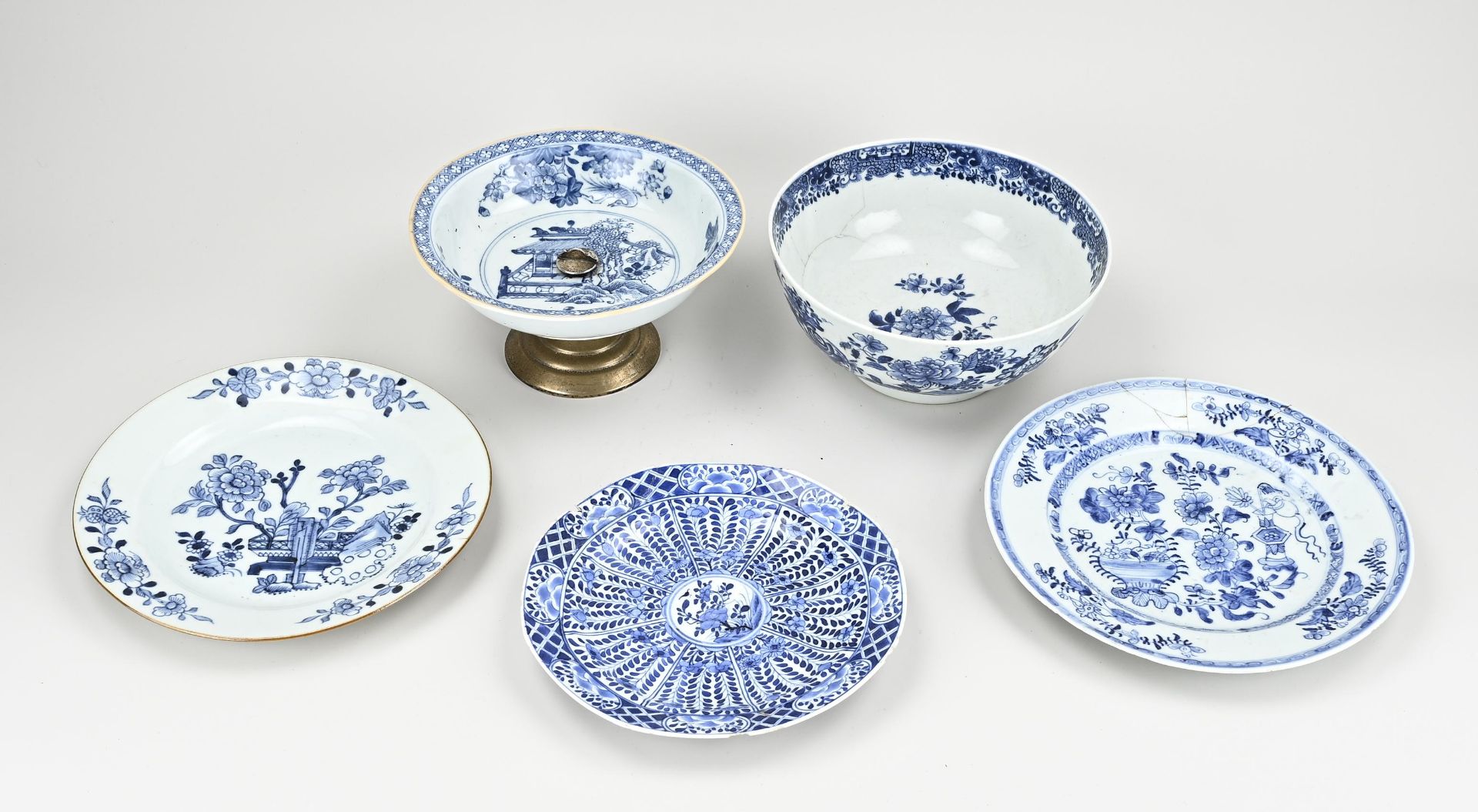 Five volumes of Chinese porcelain