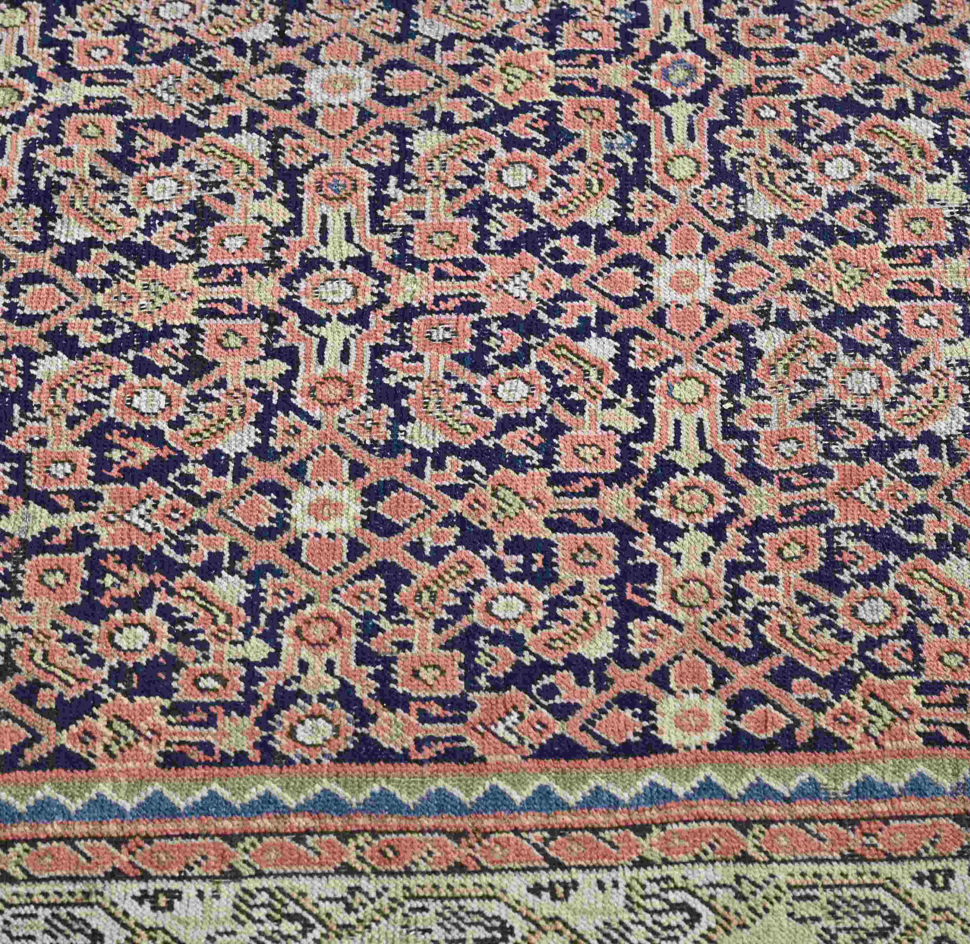 Persian runner, 525 x 104 cm. - Image 2 of 3