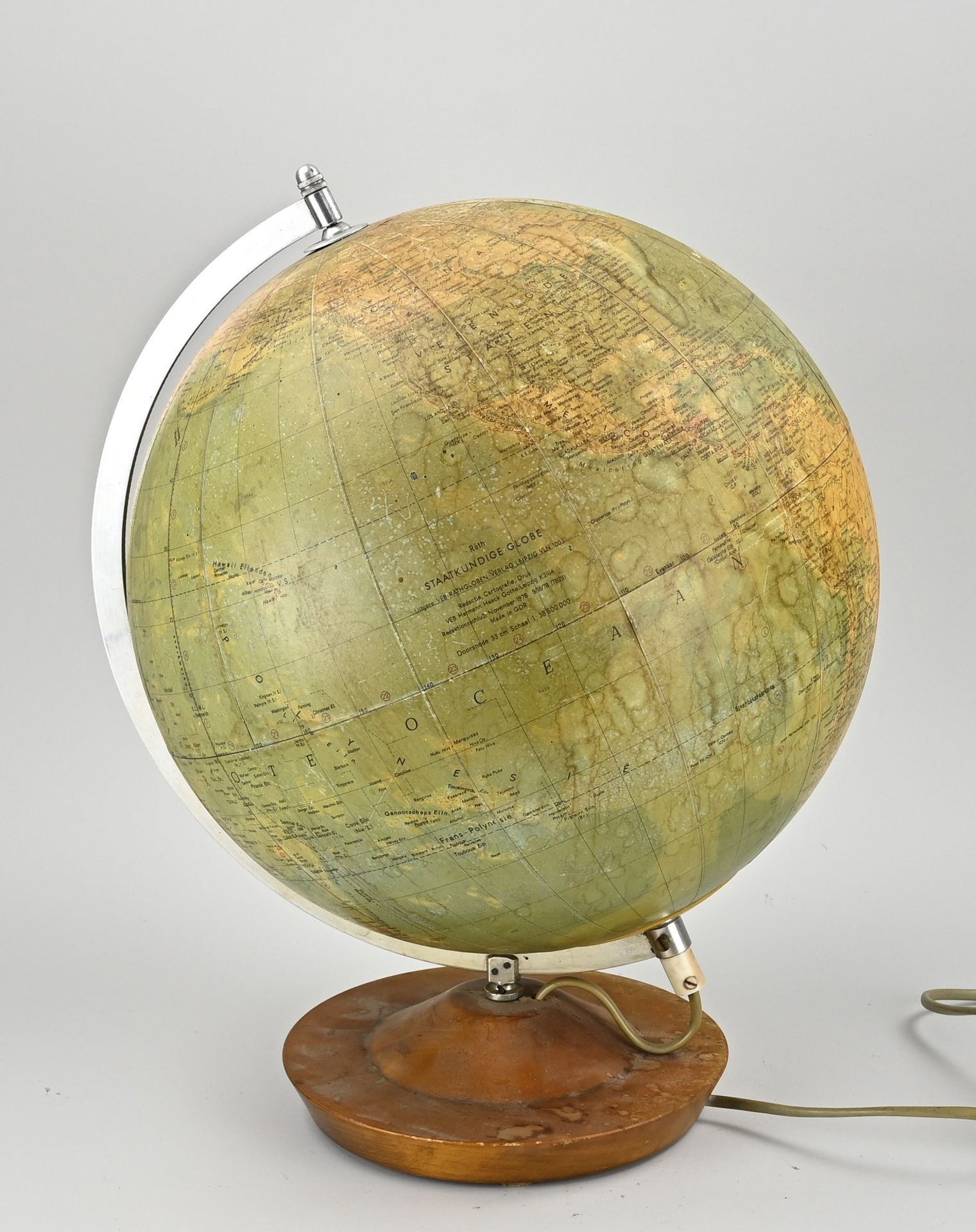 Old Räth globe, 1950