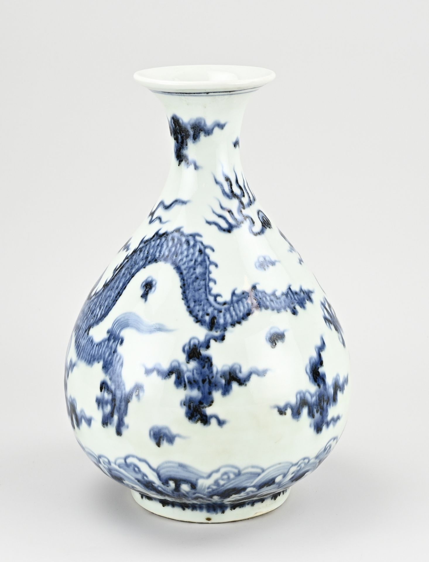 Chinese dragon vase, H 30.5 cm. - Image 2 of 3