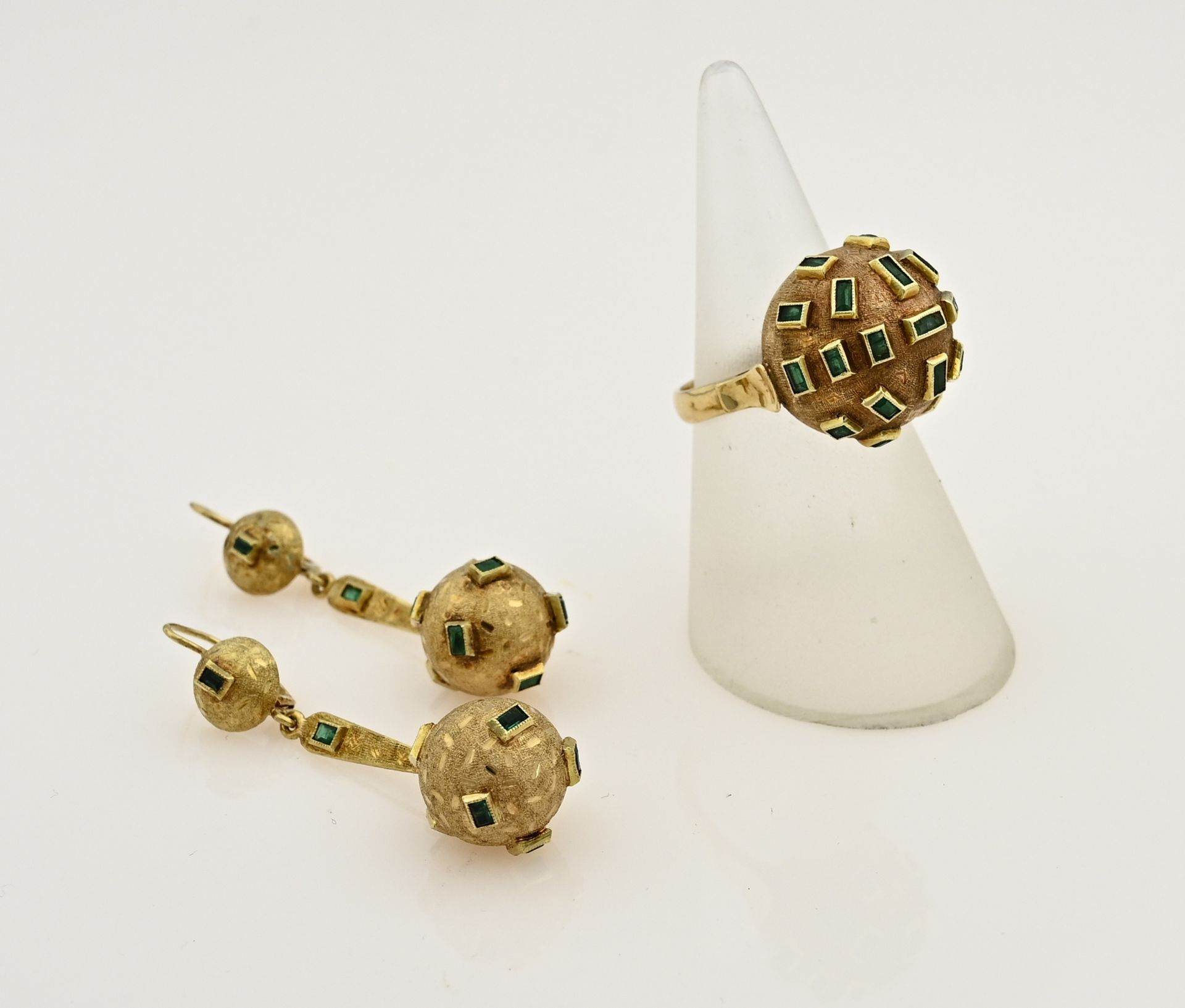 Design ring & earrings (emerald)