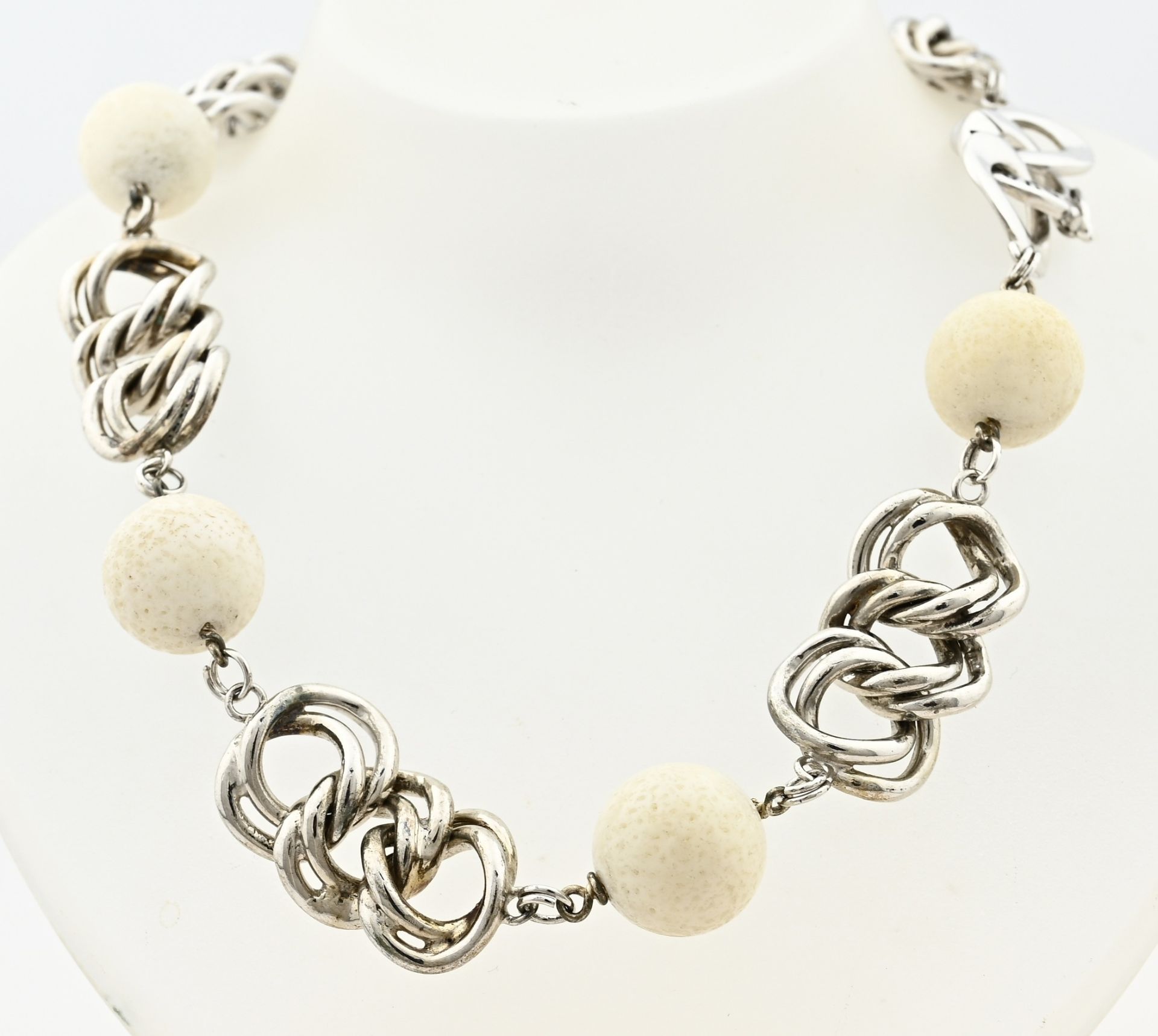 Silver necklace white