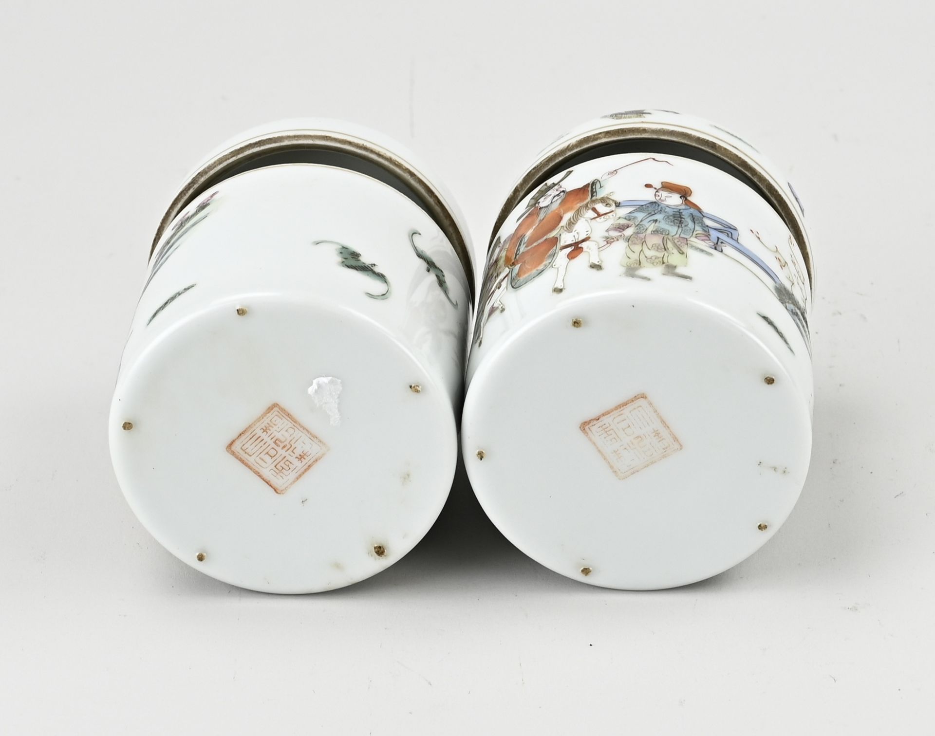 2 fam. Rose lidded pots with cups - Image 4 of 4