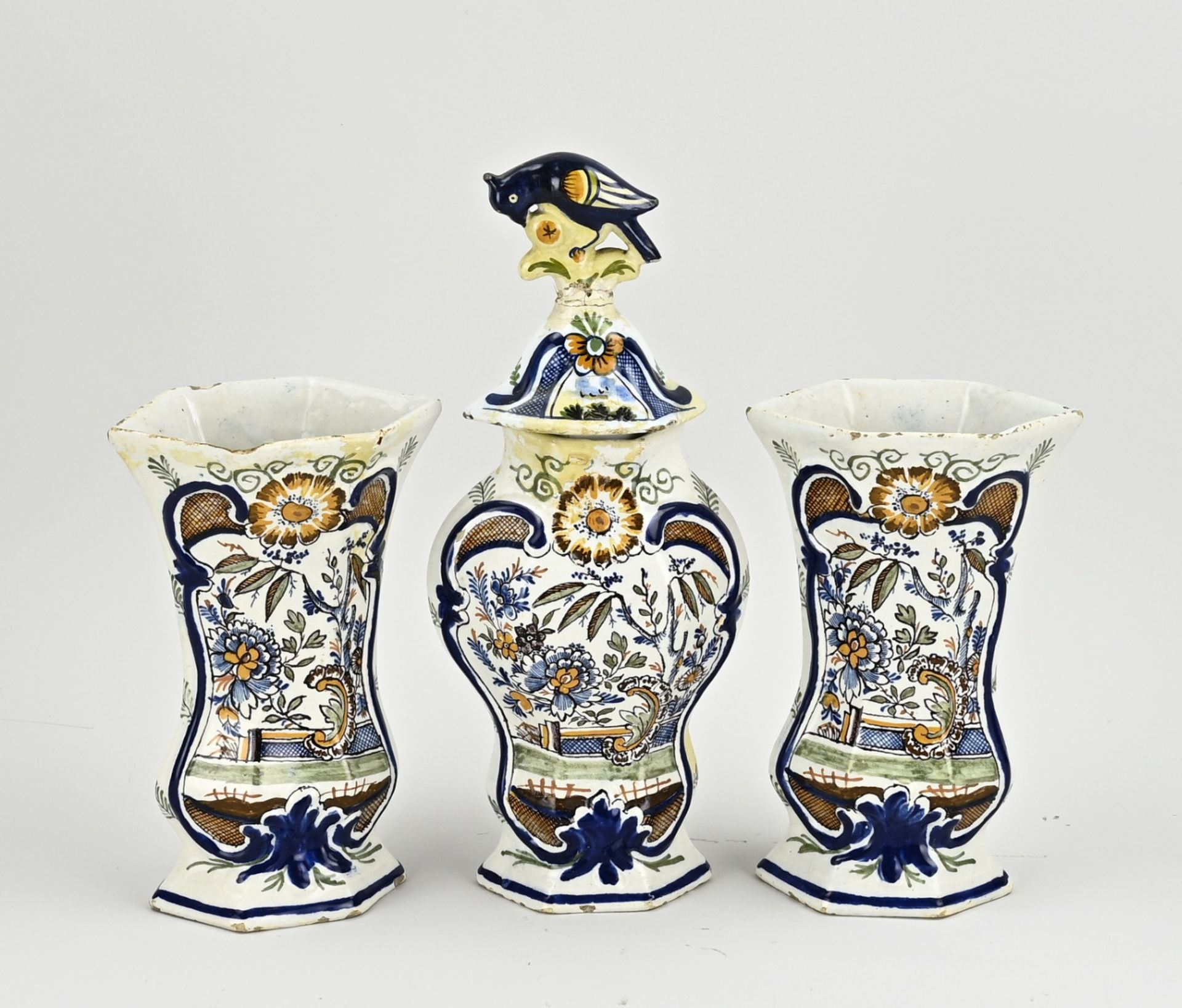 Three antique Delft vases, H 19 - 28 cm.