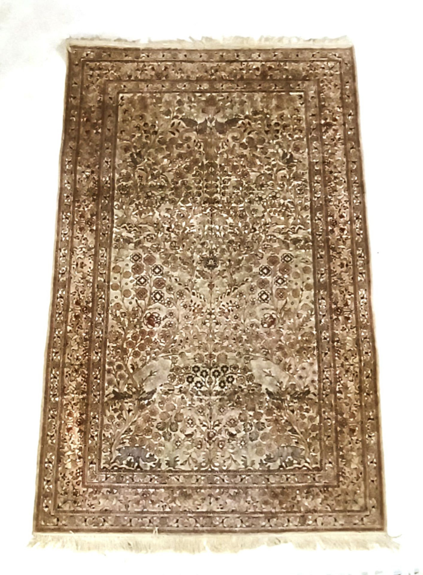 Persian carpet (silk), 160 x 95 cm.