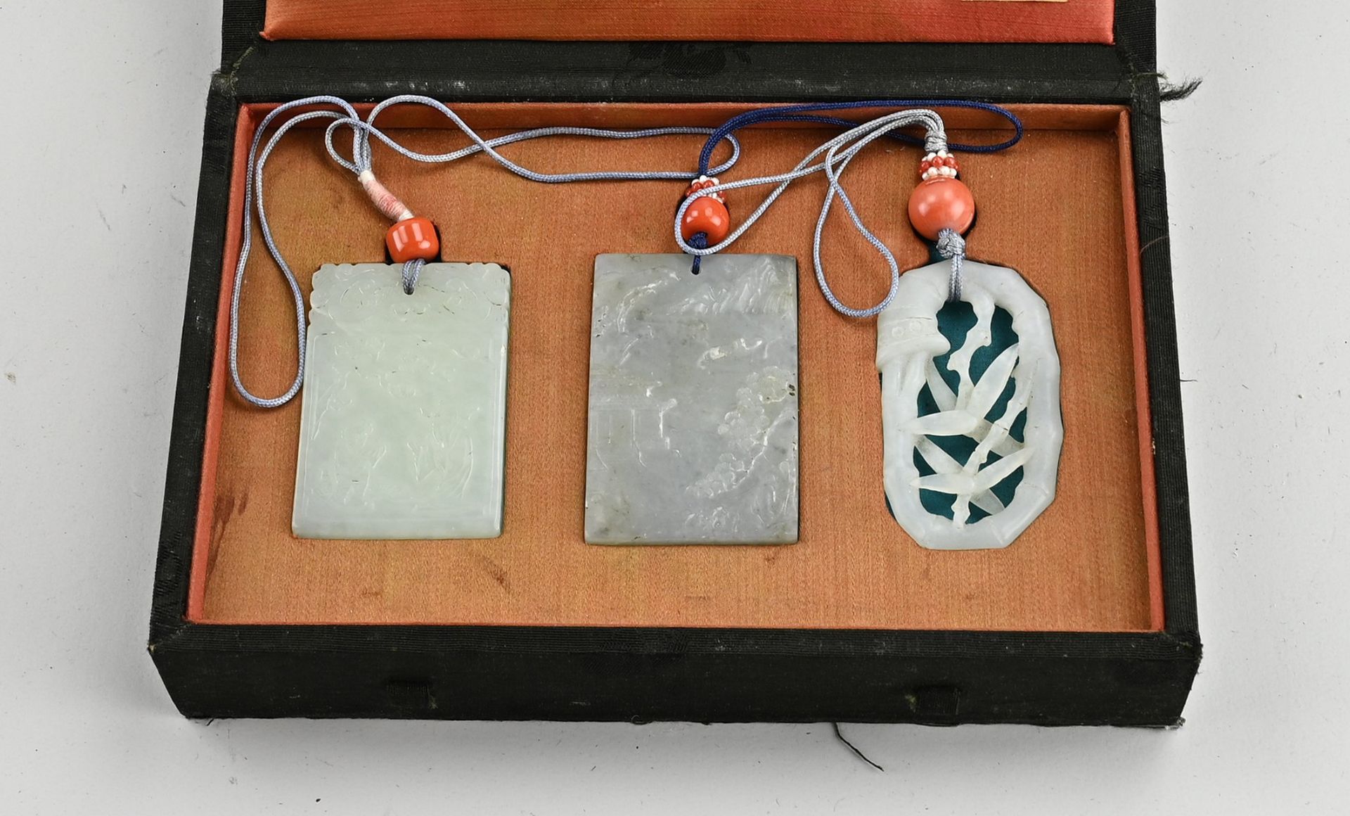 3-piece jade locket set - Image 2 of 2