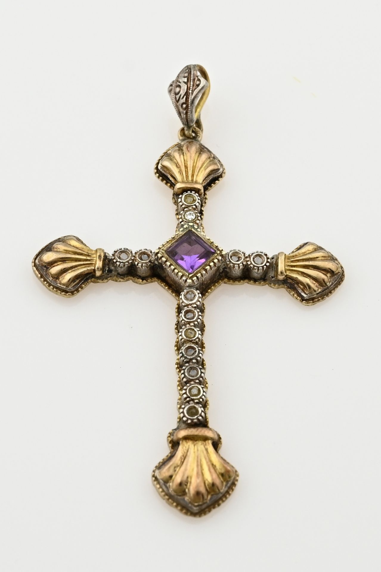 Cross, Amethyst/diamond