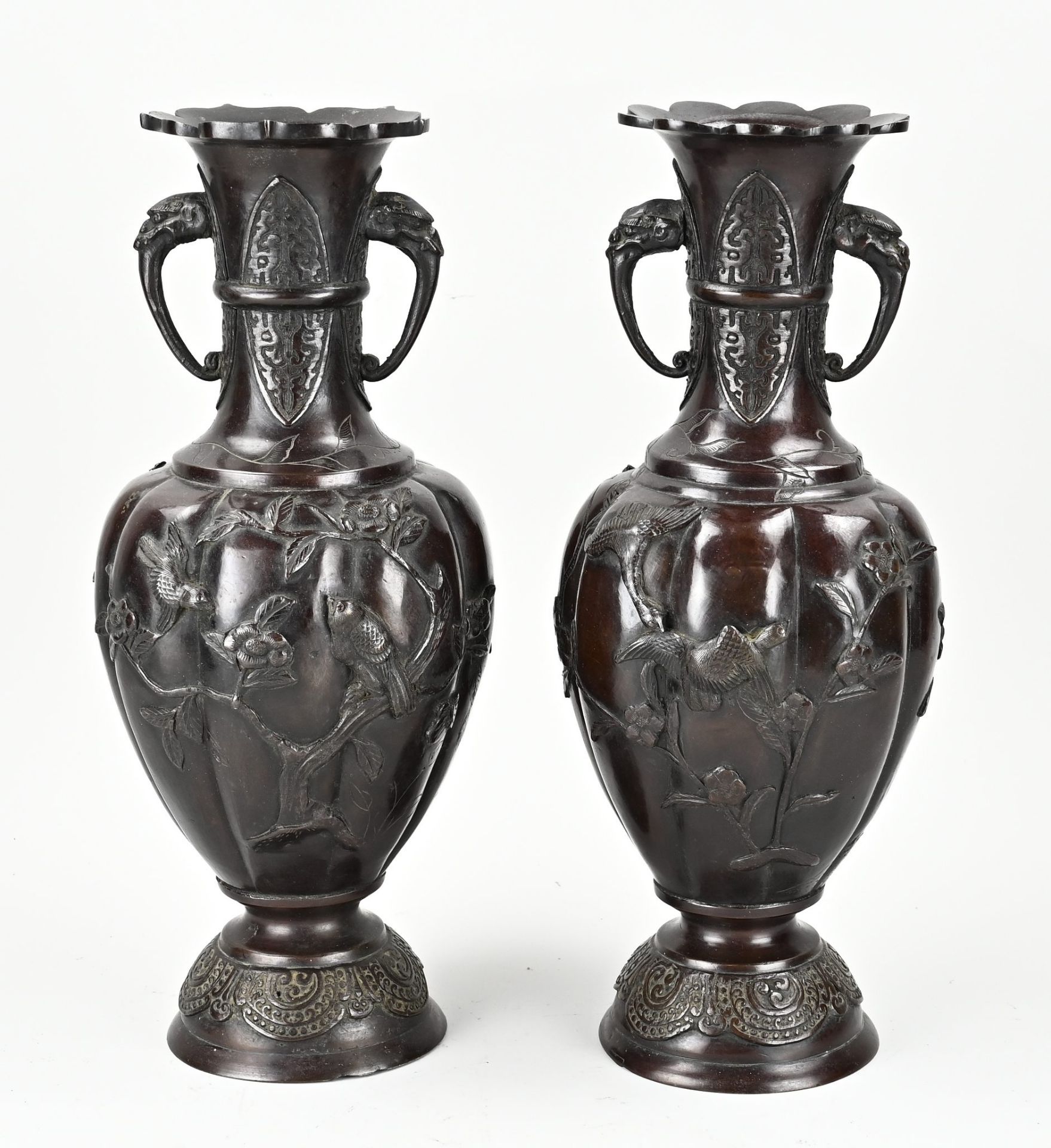 Two Japanese bronze vases - Image 3 of 3