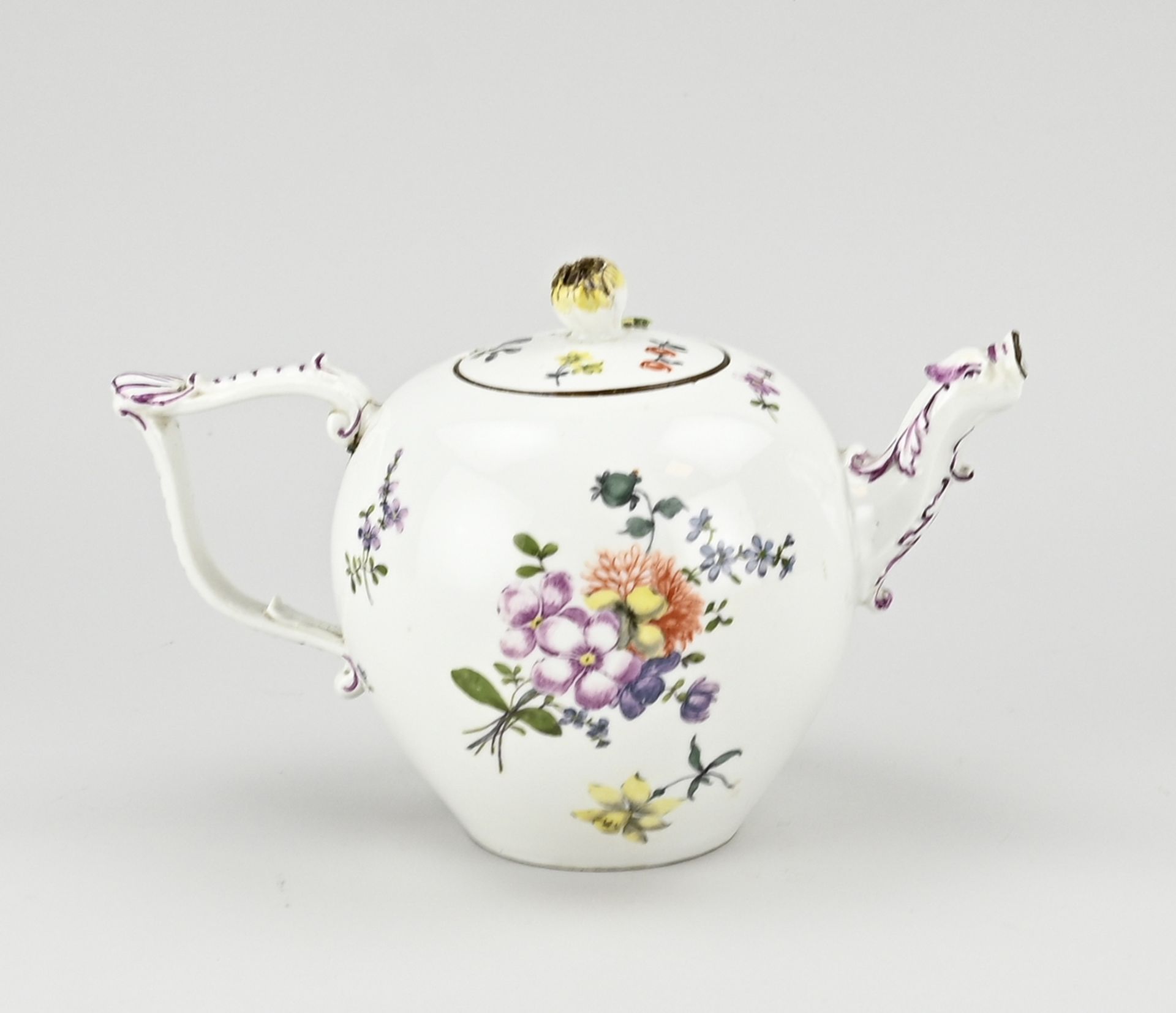 German Meissen teapot Ø 10.5 cm.