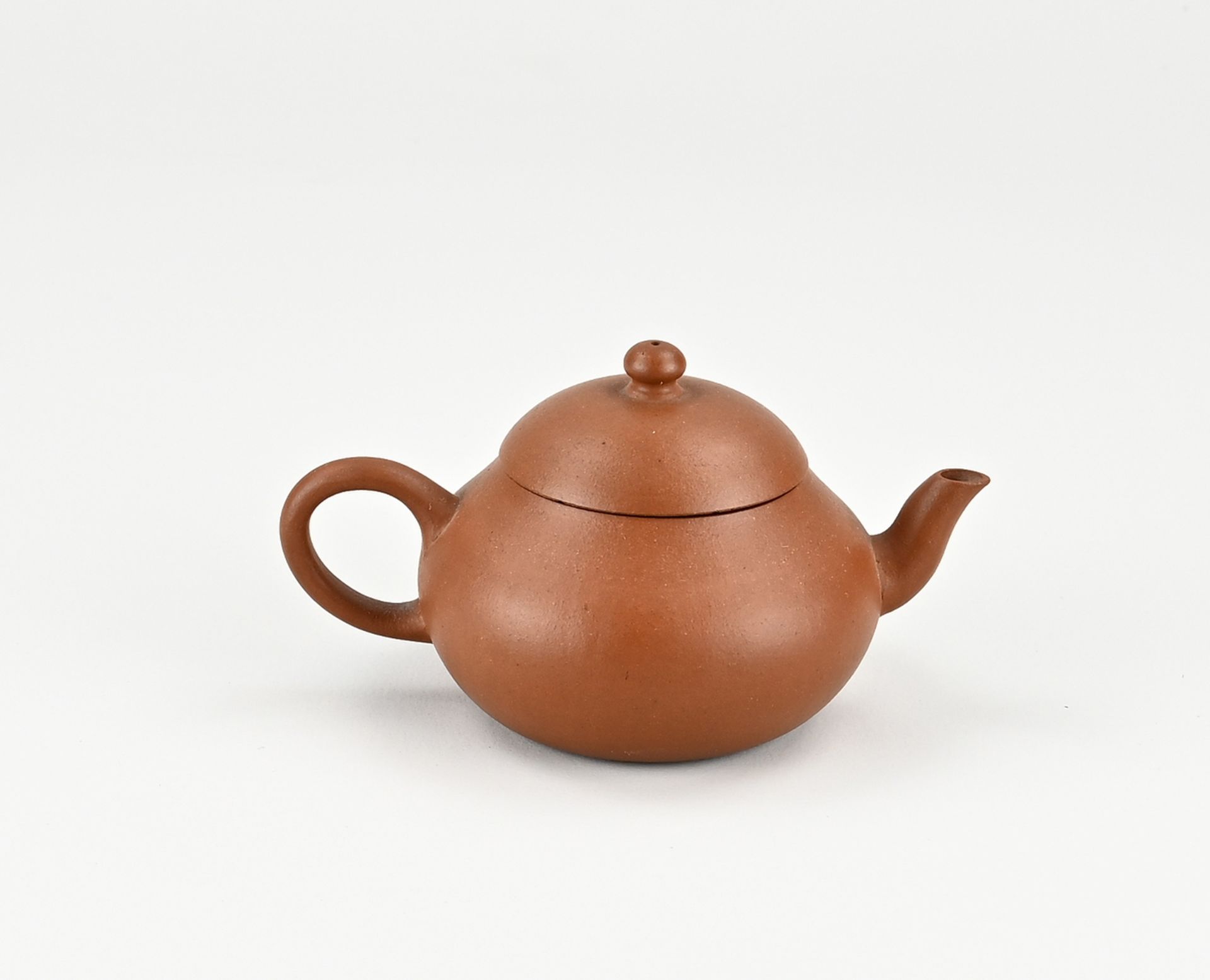 Chinese yixing teapot Ø 7.5 cm.