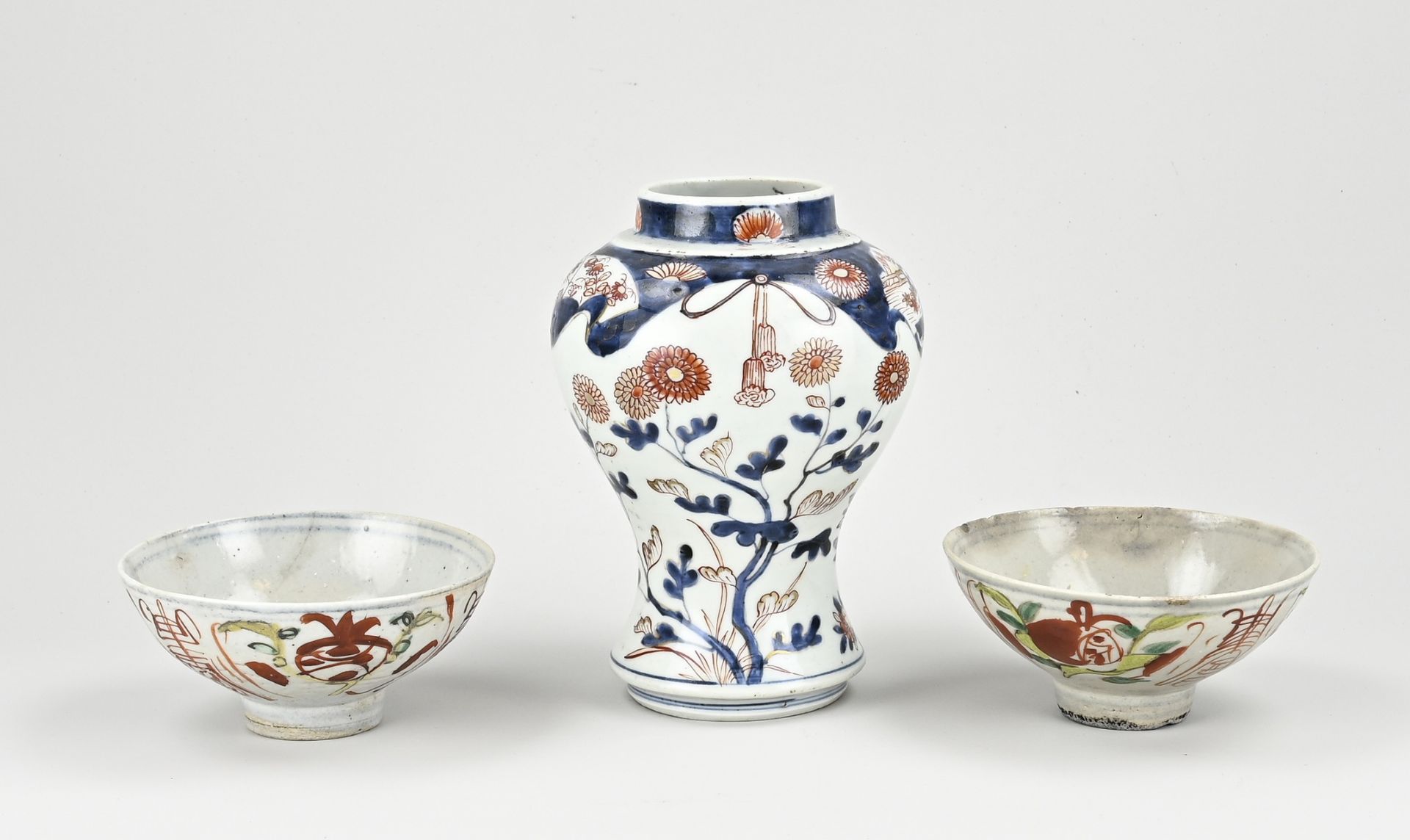 Three parts of antique Chinese porcelain