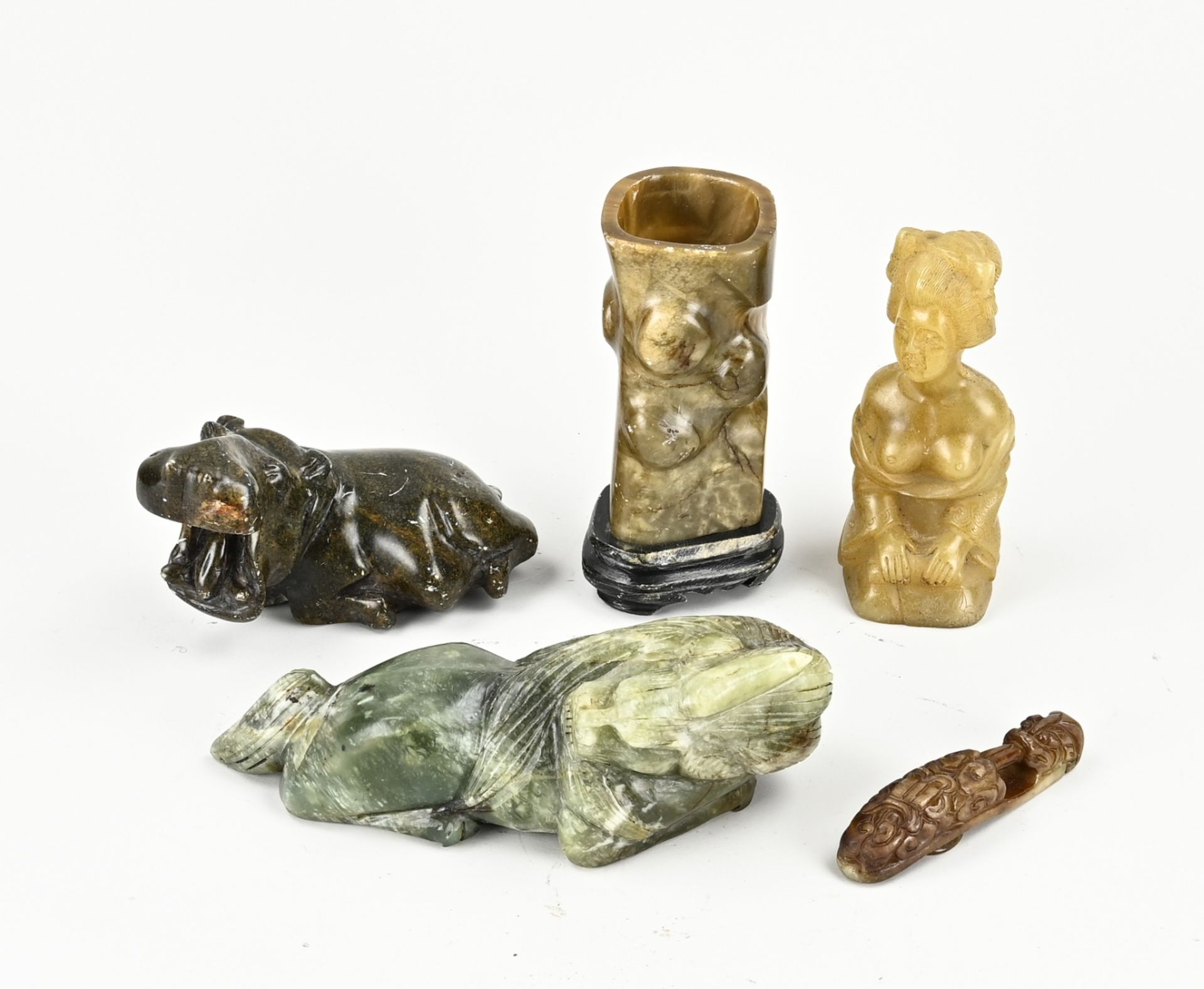5x Oriental/Chinese figures (natural stone/jade?)
