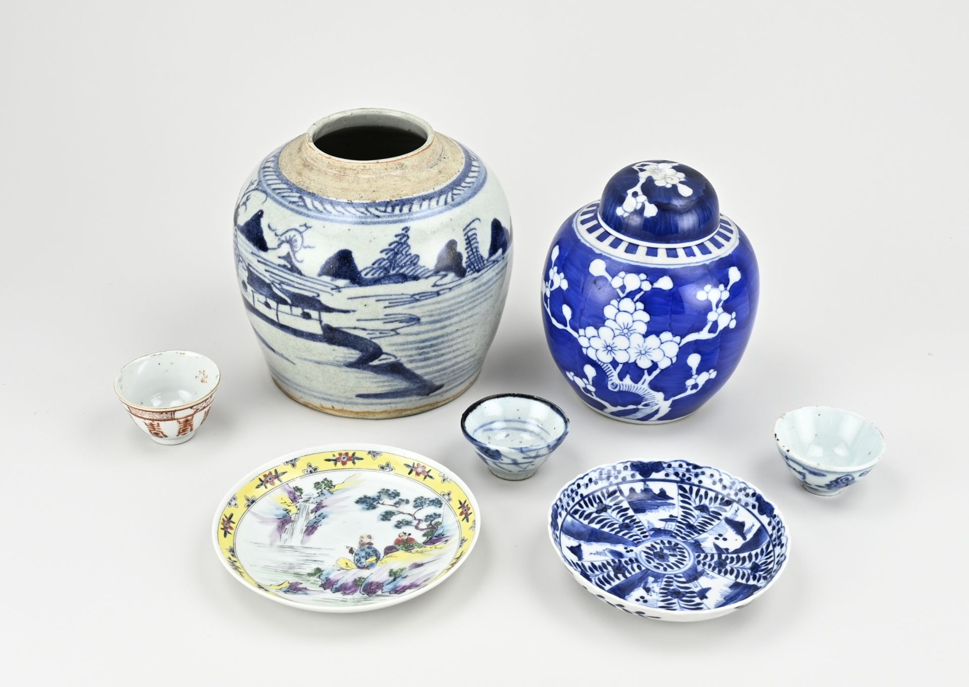 Lot of Chinese porcelain (8x)
