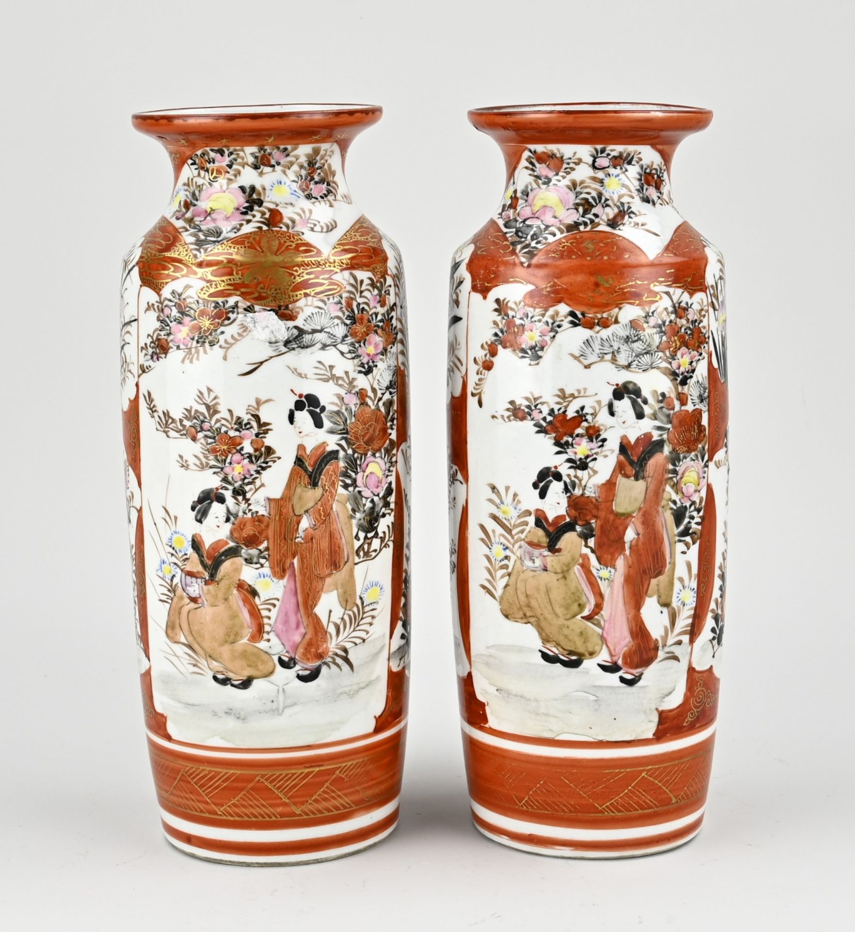 Two Japanese kutani vases, H 24 cm.