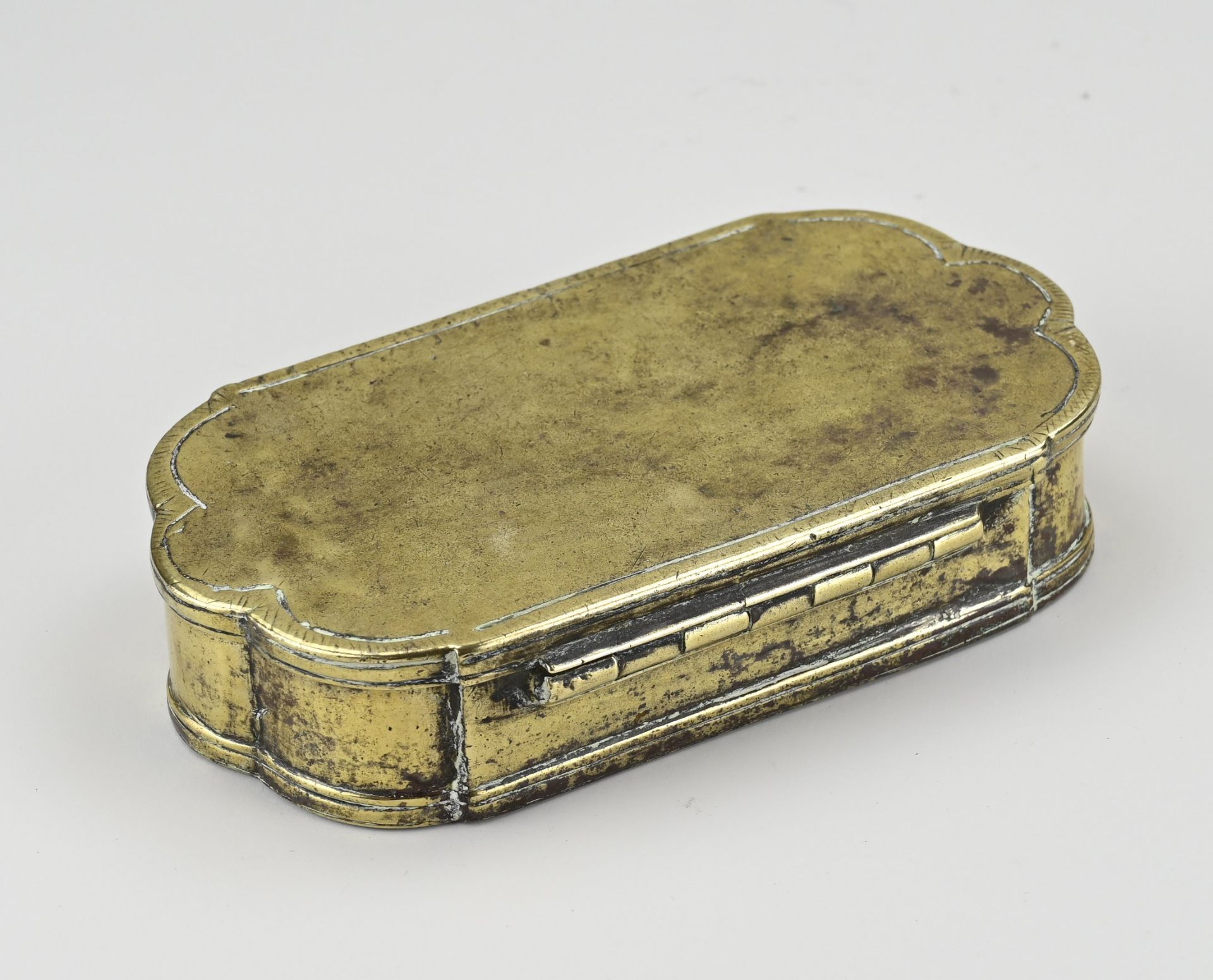 18th century brass lidded box - Image 2 of 2