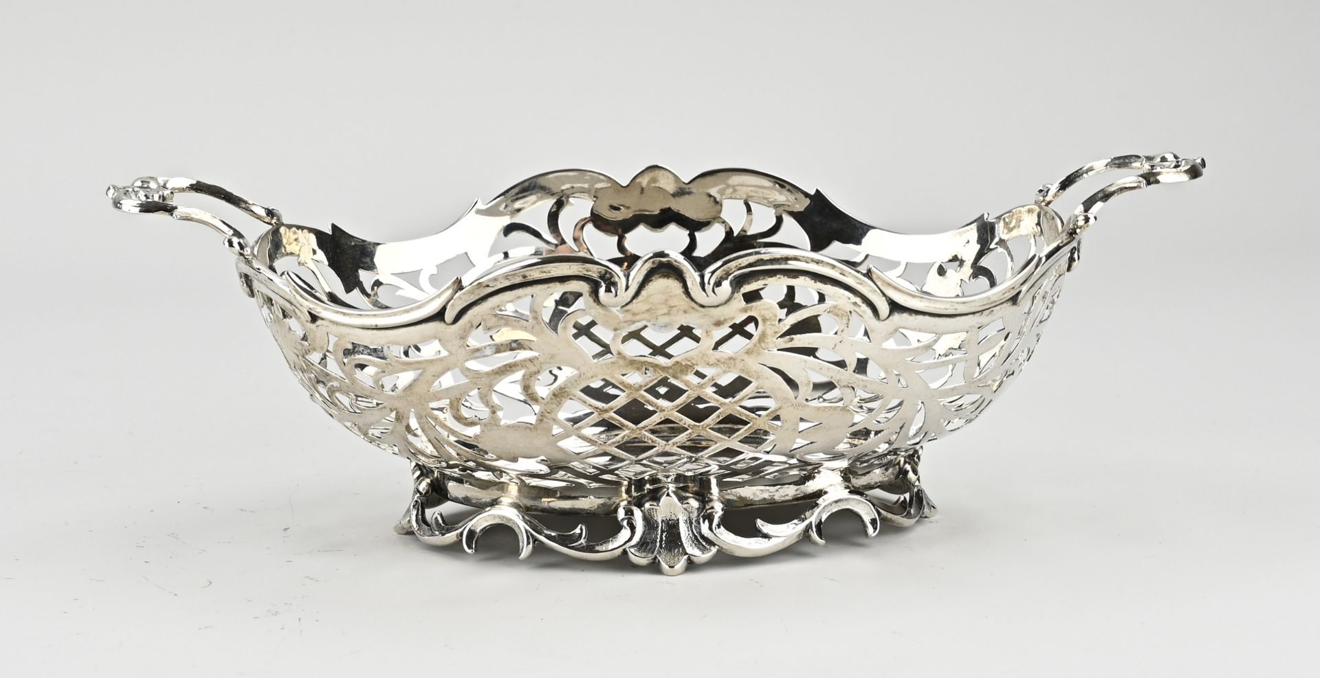 Silver choux basket