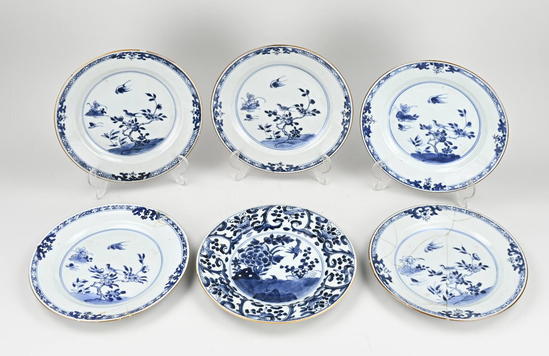 Six 18th century Chinese plates Ø 22.5 cm.