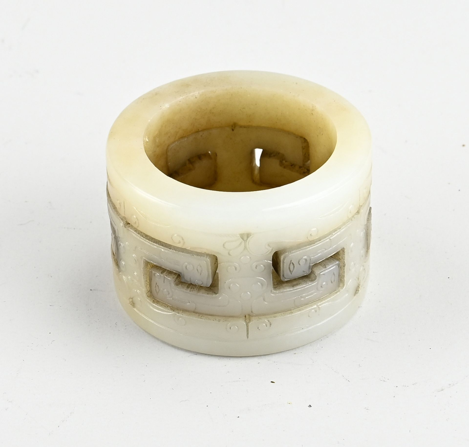 18th century jade amulet Ø 5.5 cm. - Bild 2 aus 2