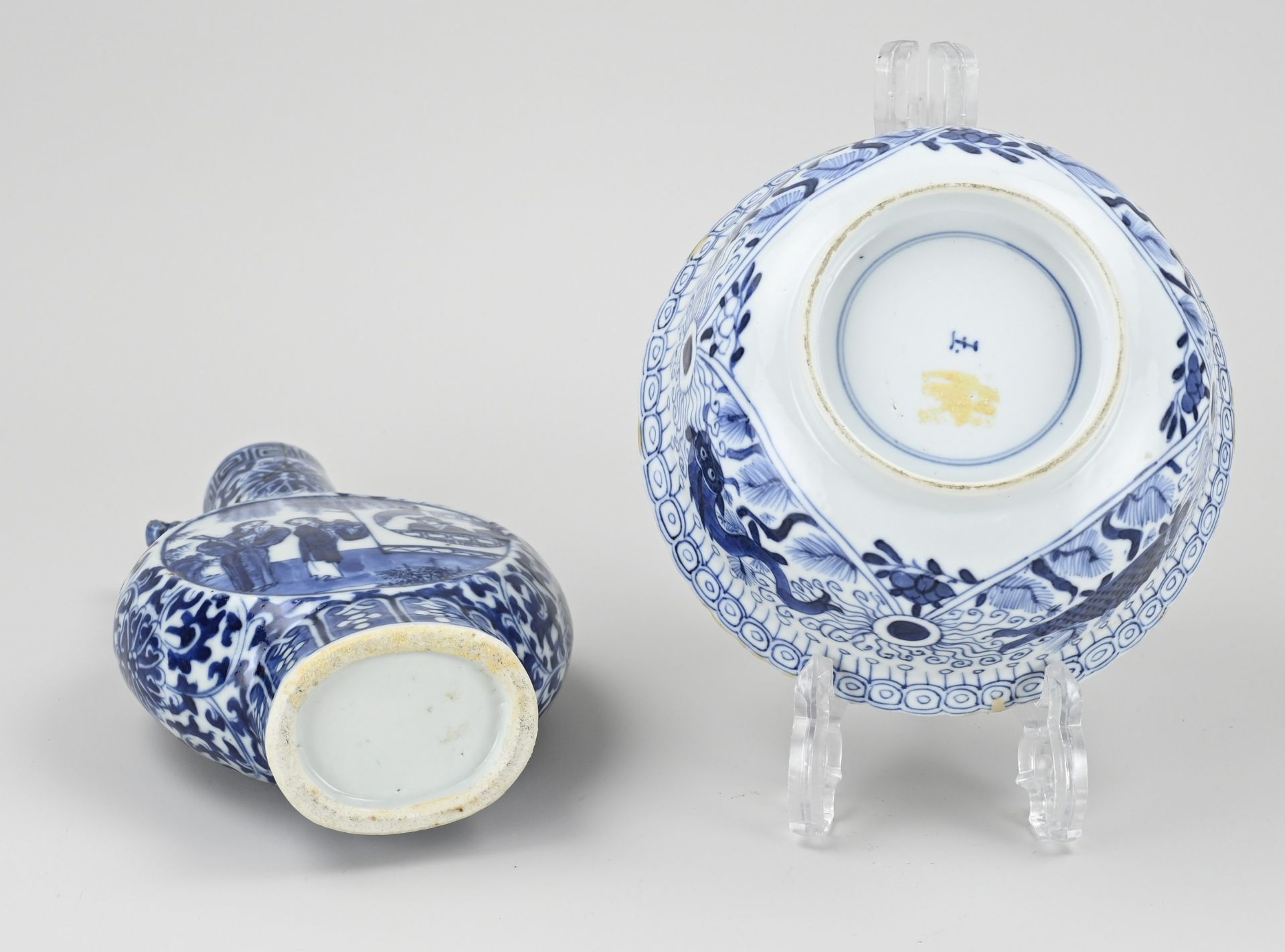 Lot of antique Chinese porcelain (2x) - Bild 2 aus 2