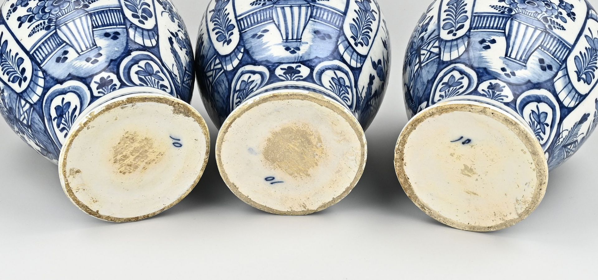 3 x 18th century Delft pot - Image 3 of 3