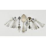 Lot of silver cutlery (pastry)