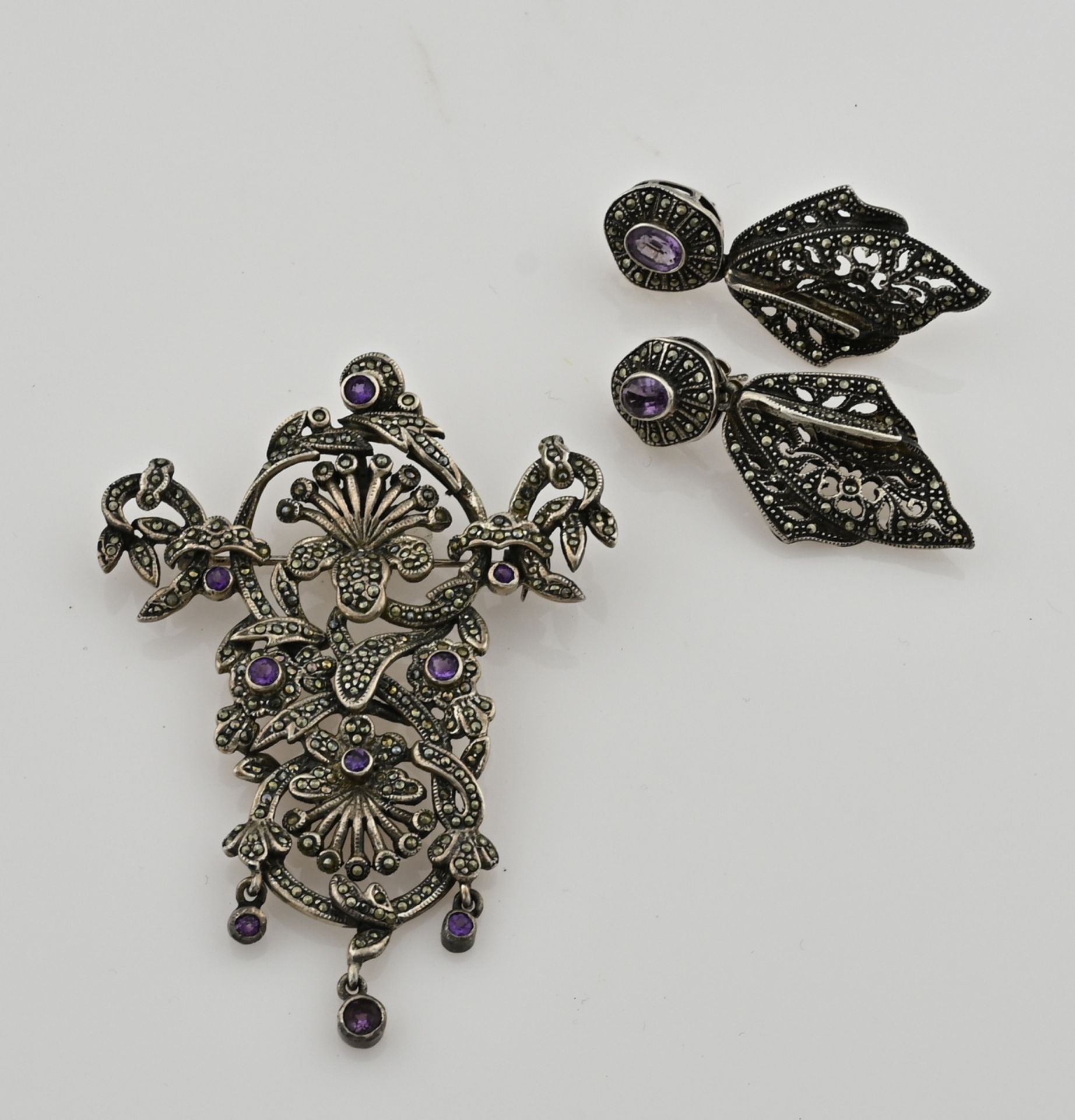 Silver pendant/brooch and earrings with marquesite