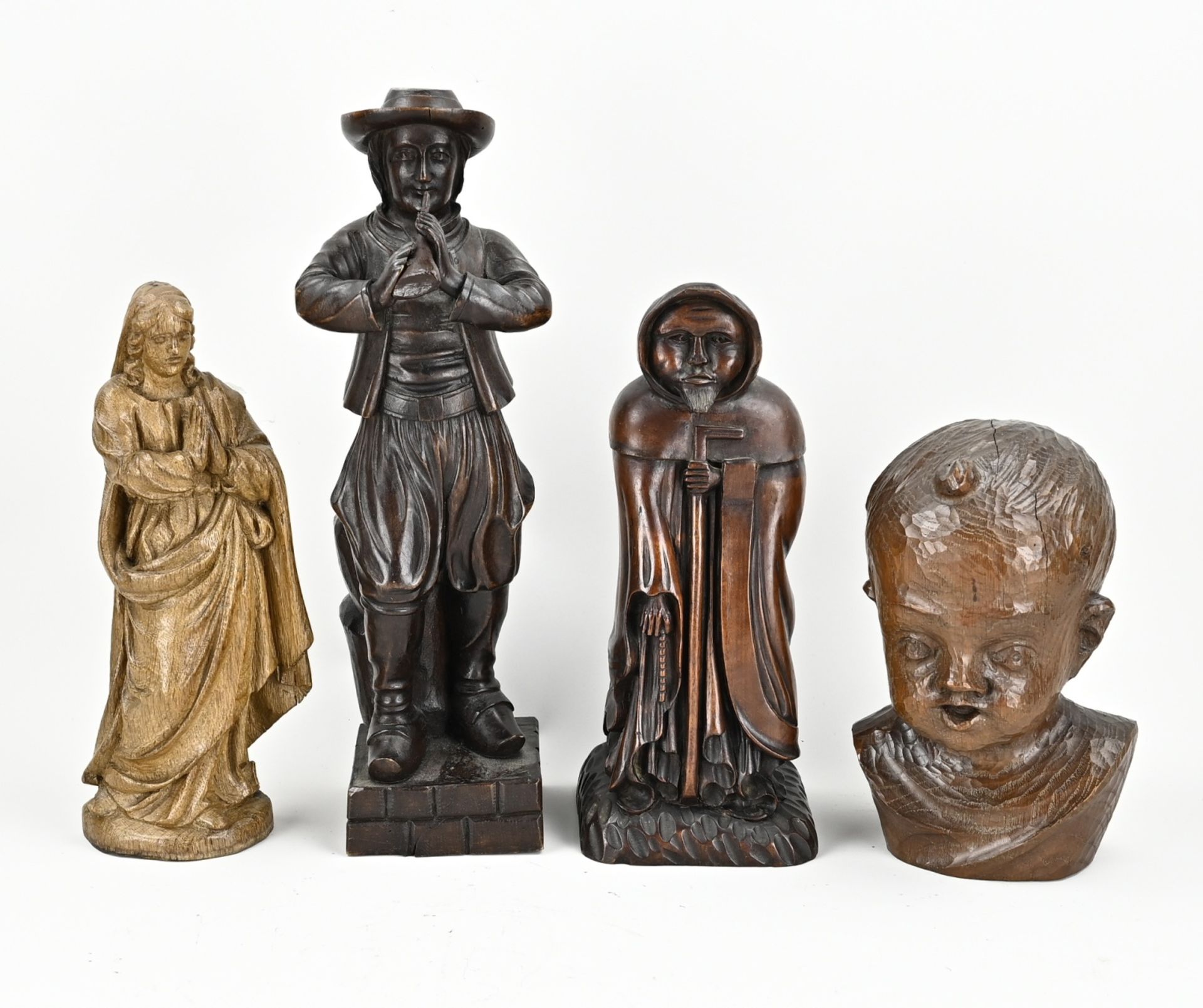 Lot of wooden statues (4x)
